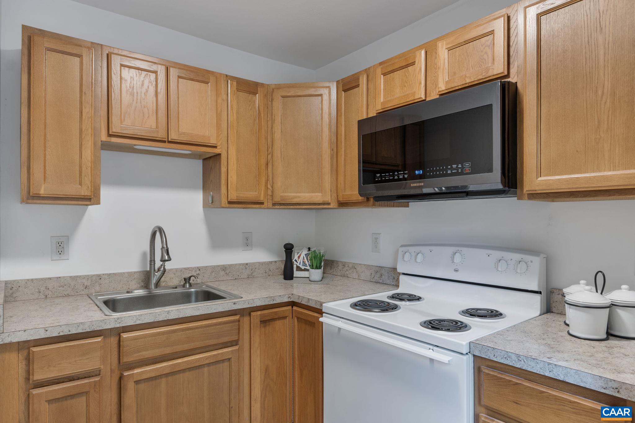 2015 ROLLING CREEK LN