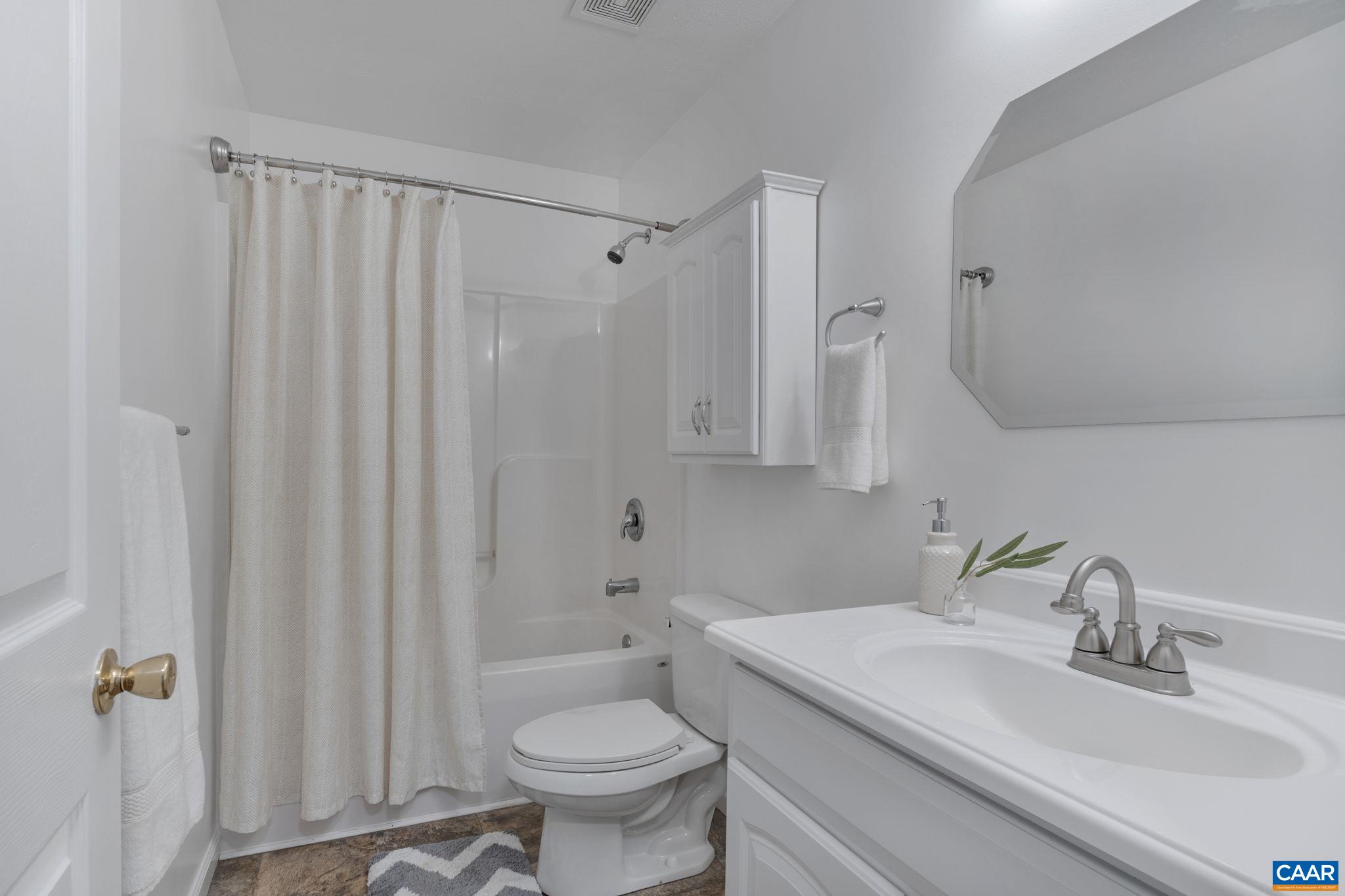 2015 ROLLING CREEK LN