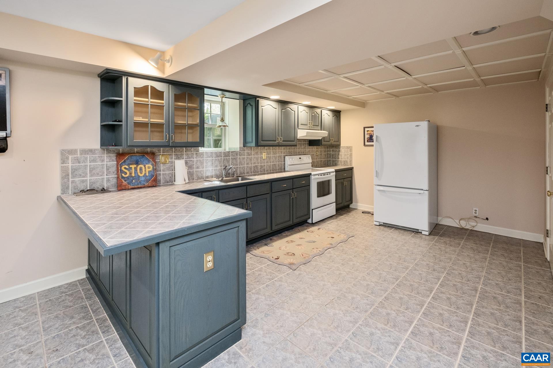 37 GRAY SQUIRREL LN