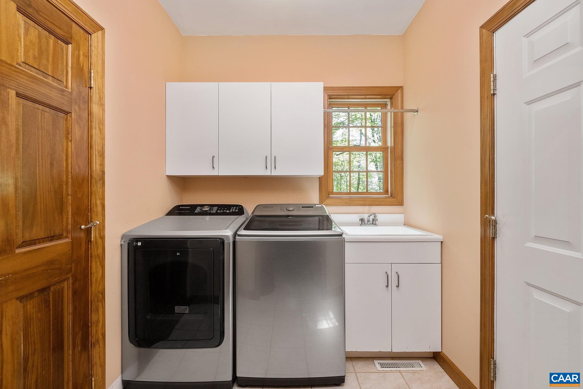 37 GRAY SQUIRREL LN