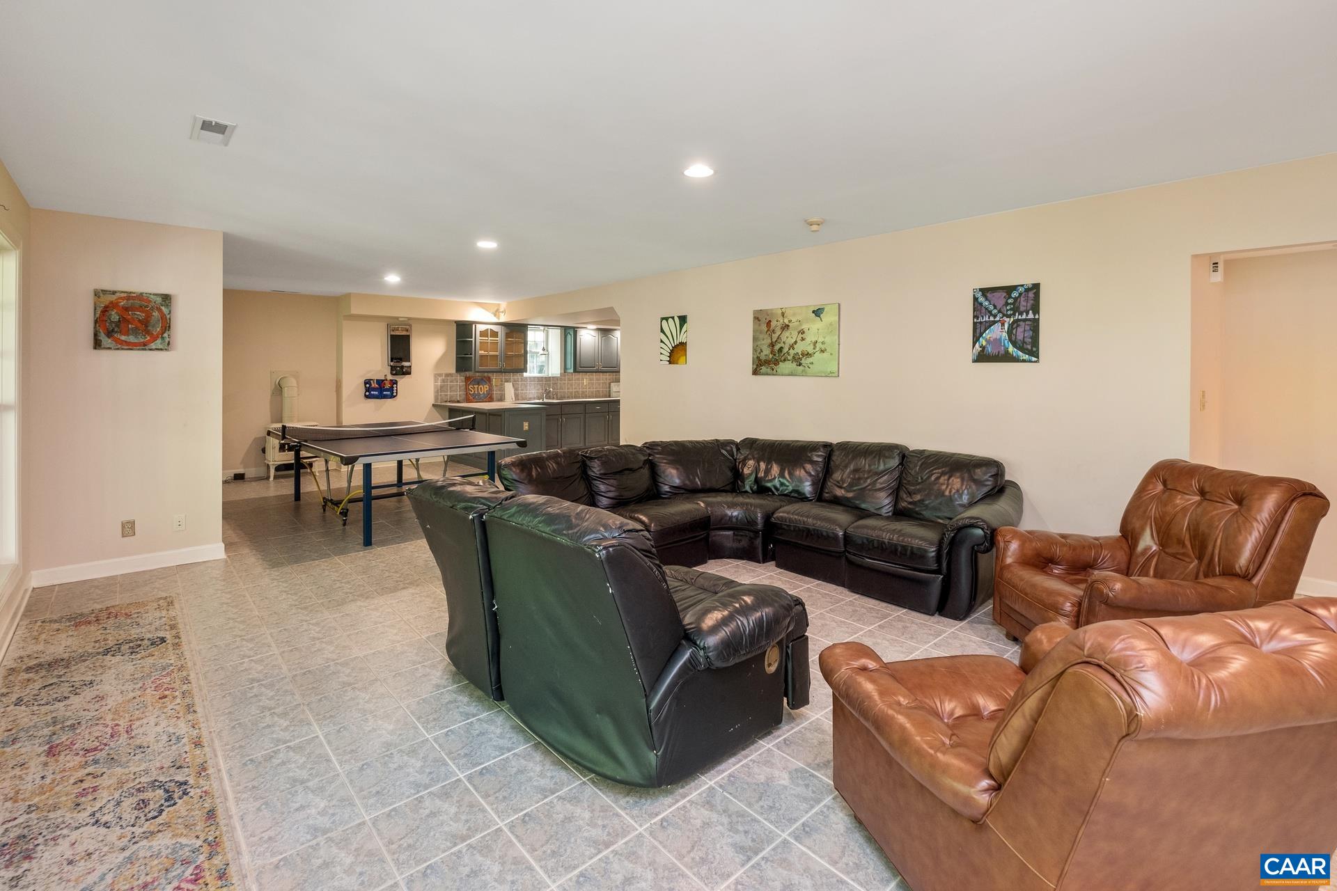 37 GRAY SQUIRREL LN