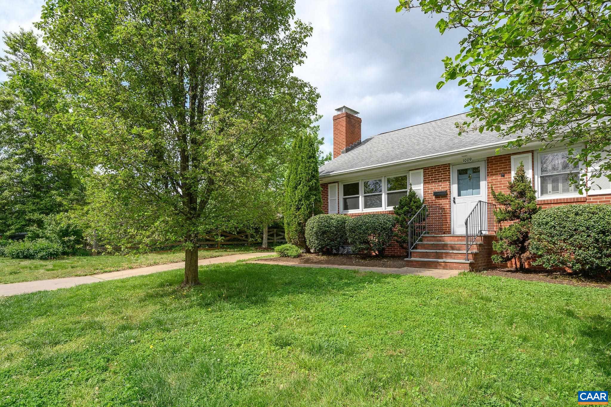 1009 CALHOUN ST
