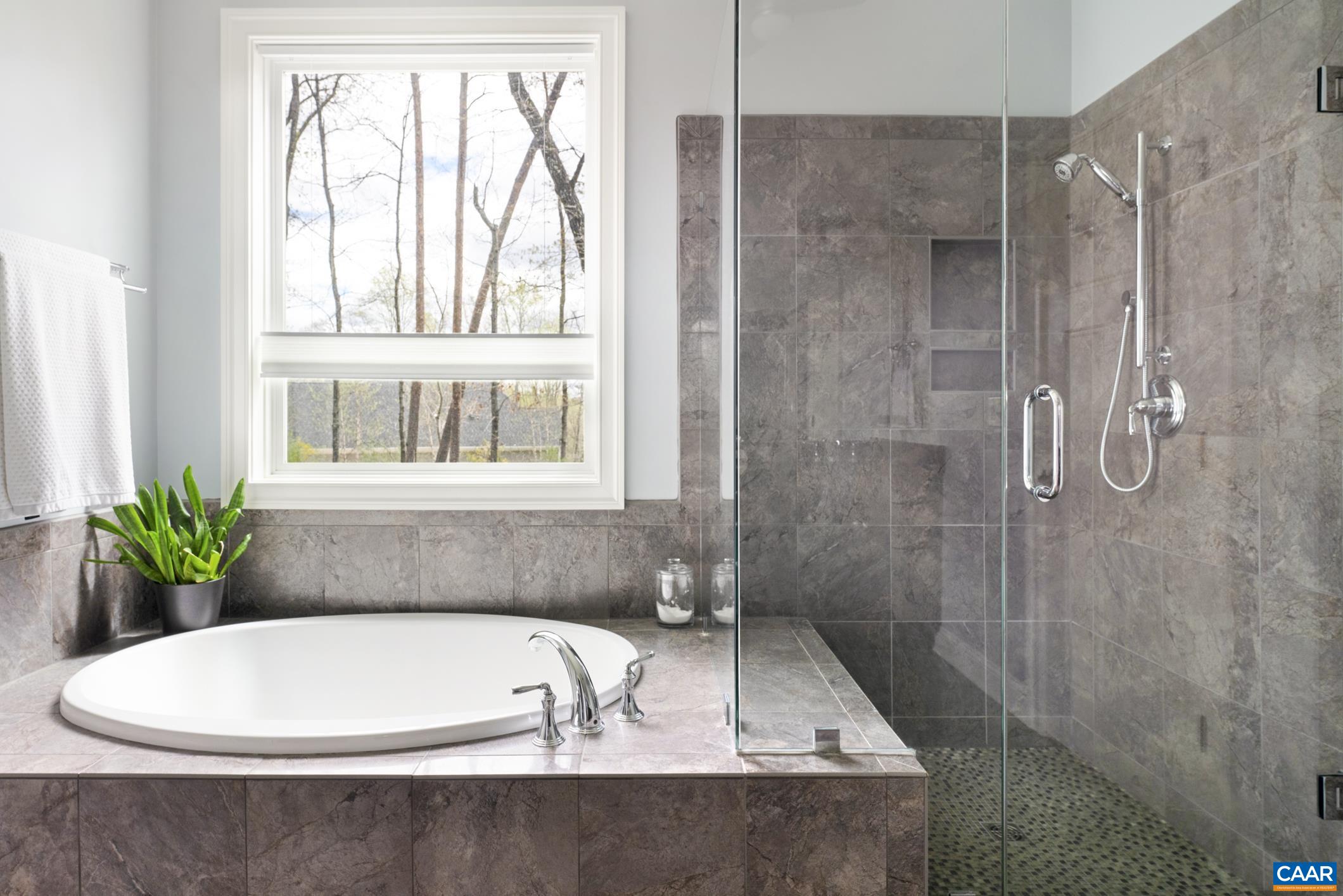 346 SIENNA LN