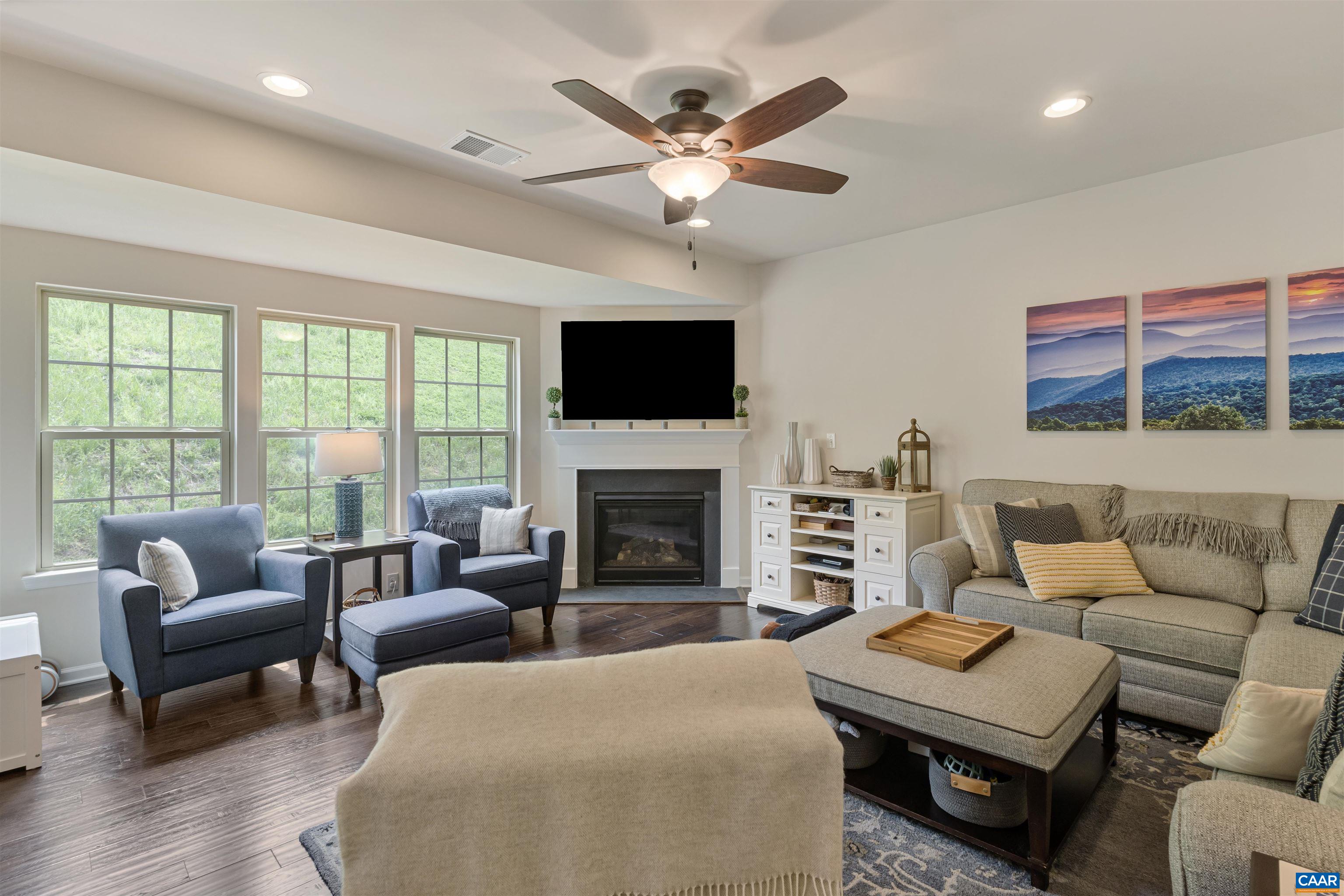 1252 DELPHI LN