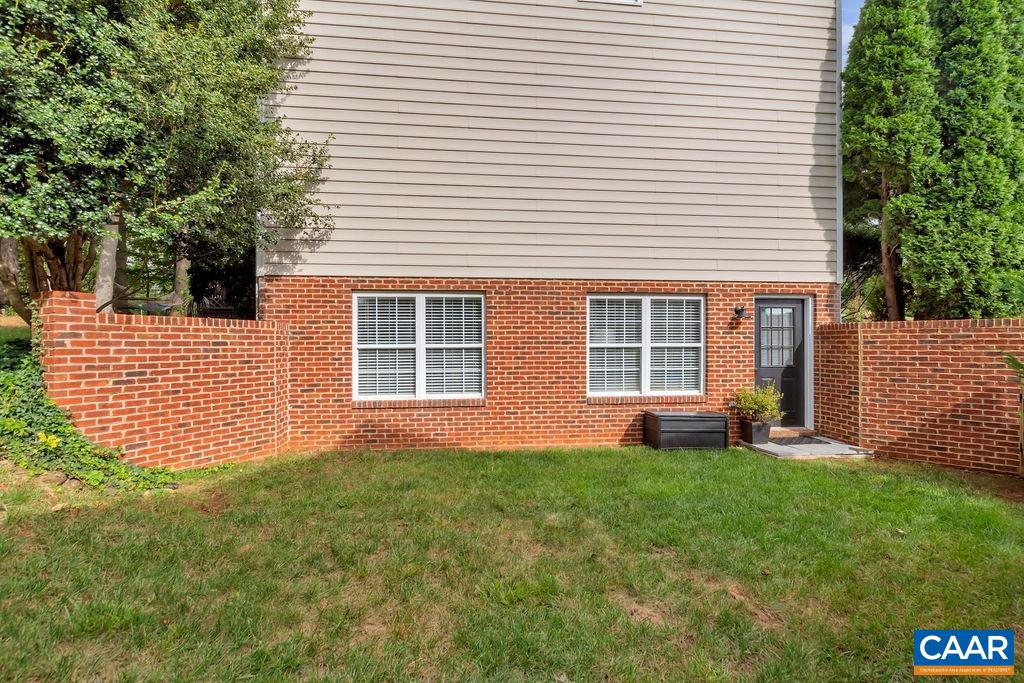 1640 PEPPERIDGE LN