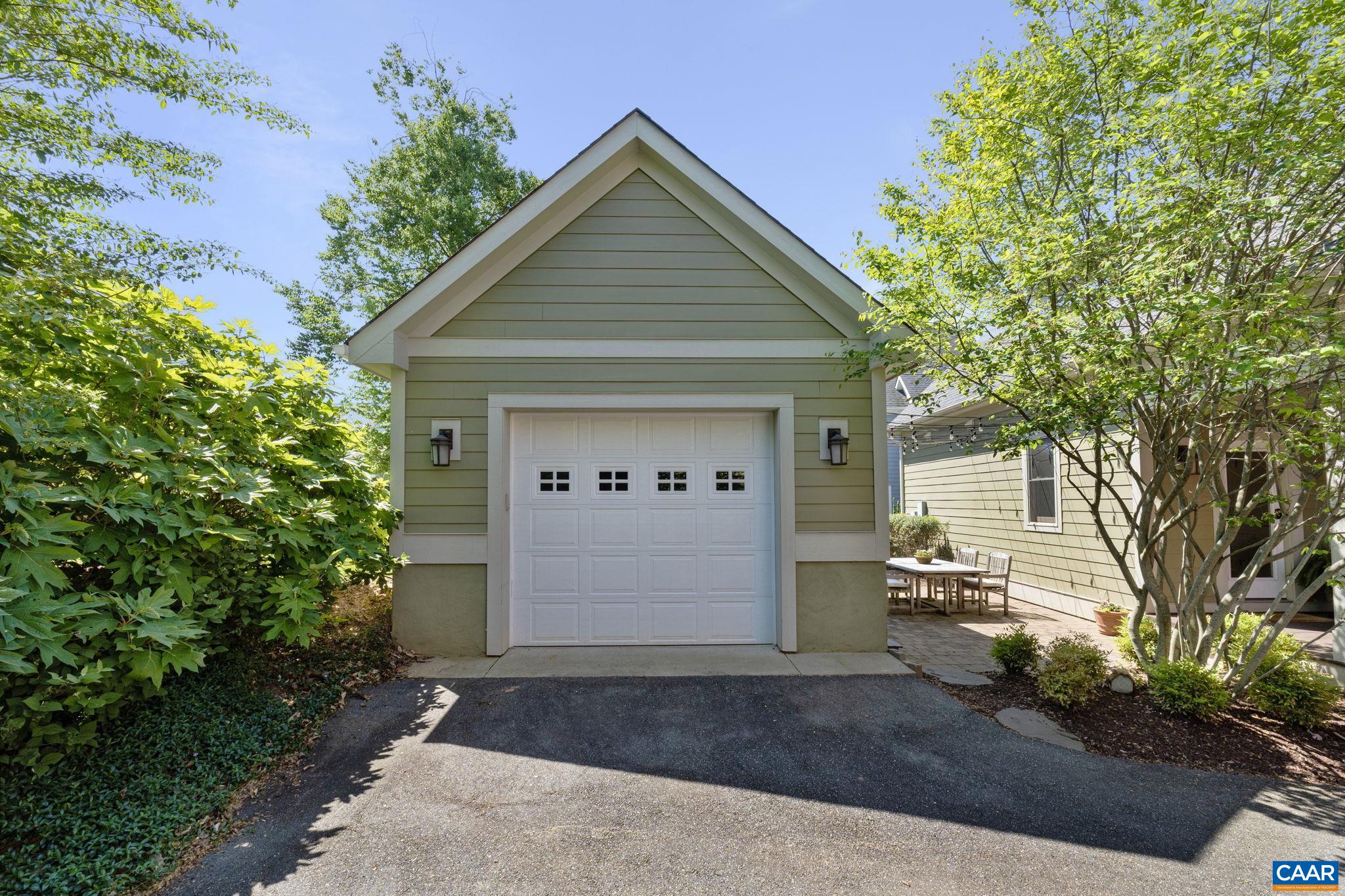 1124 VEGAS CT