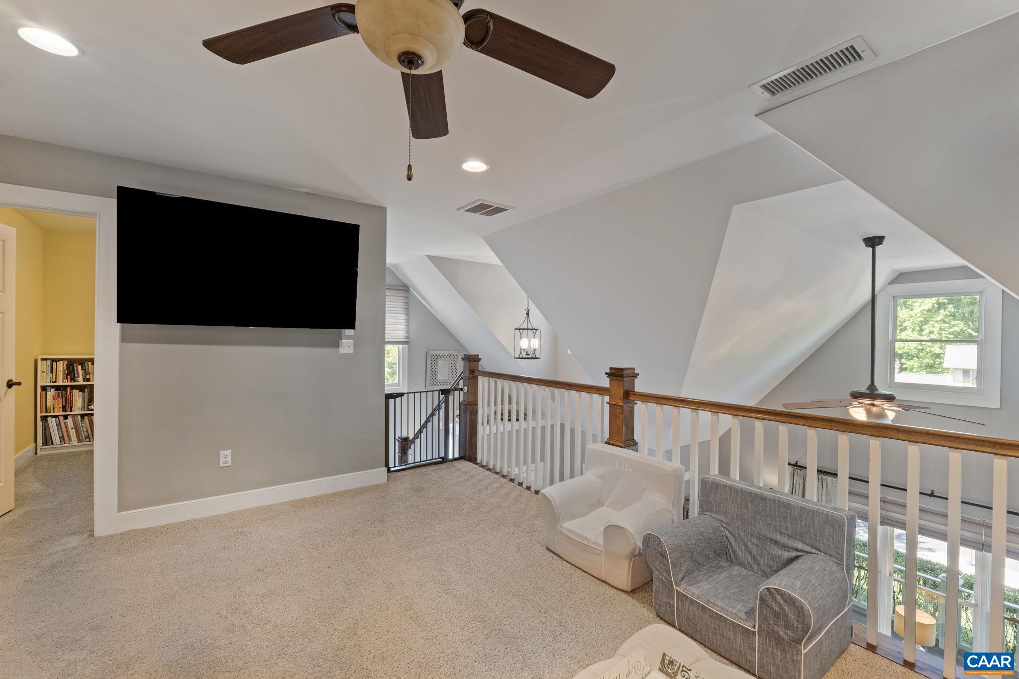 1124 VEGAS CT