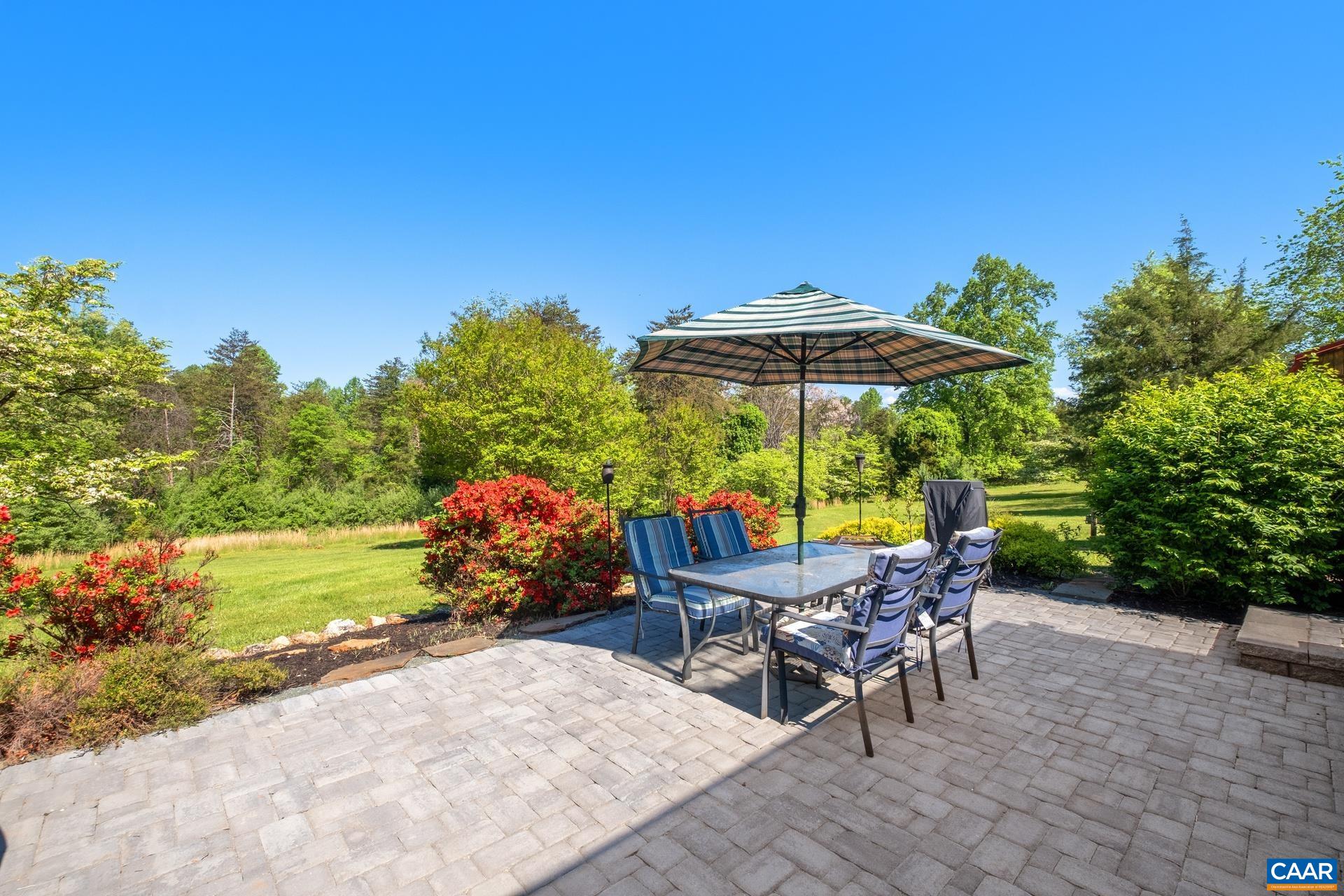 526 BOX HOLLY LN