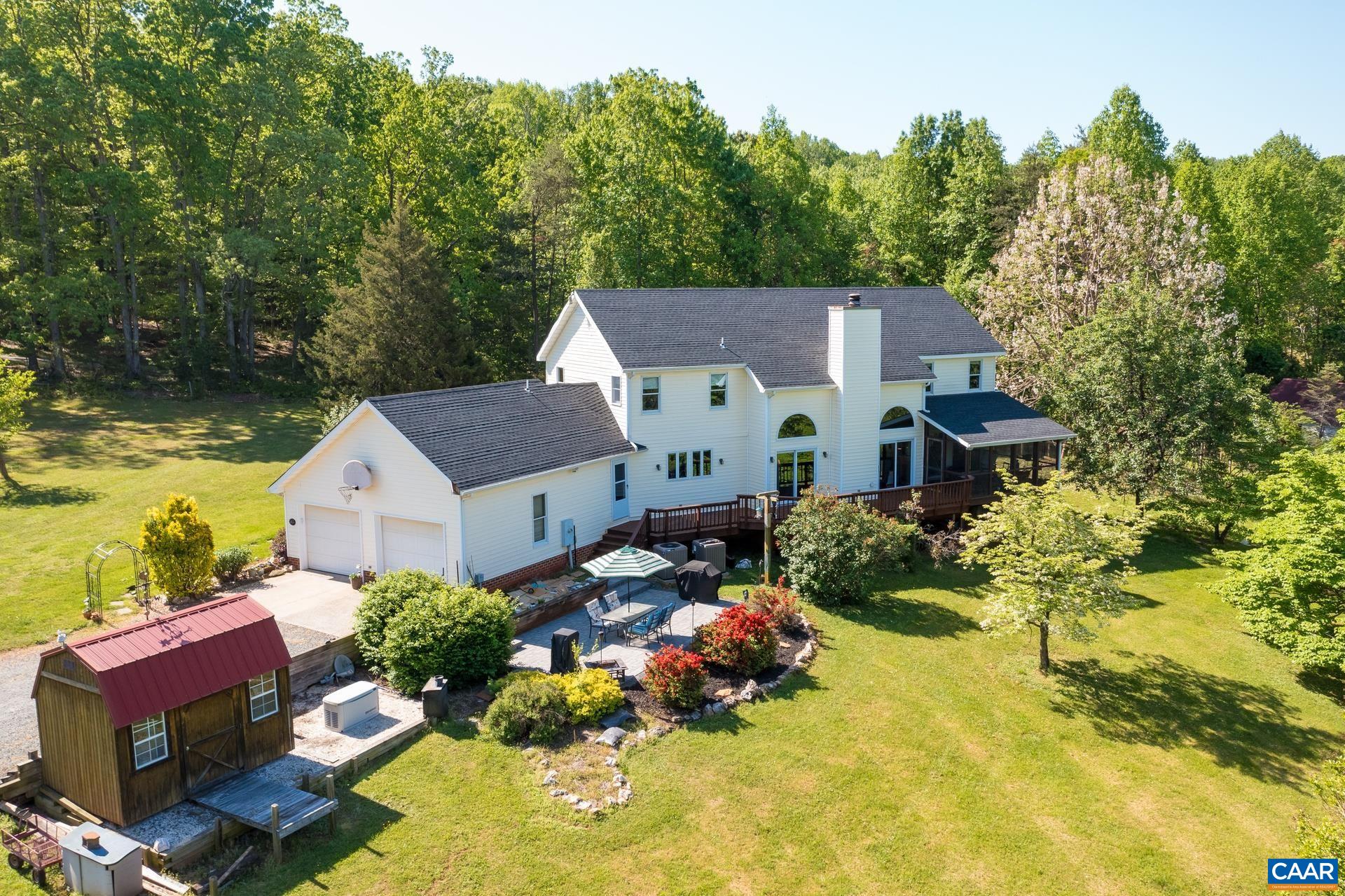 526 BOX HOLLY LN