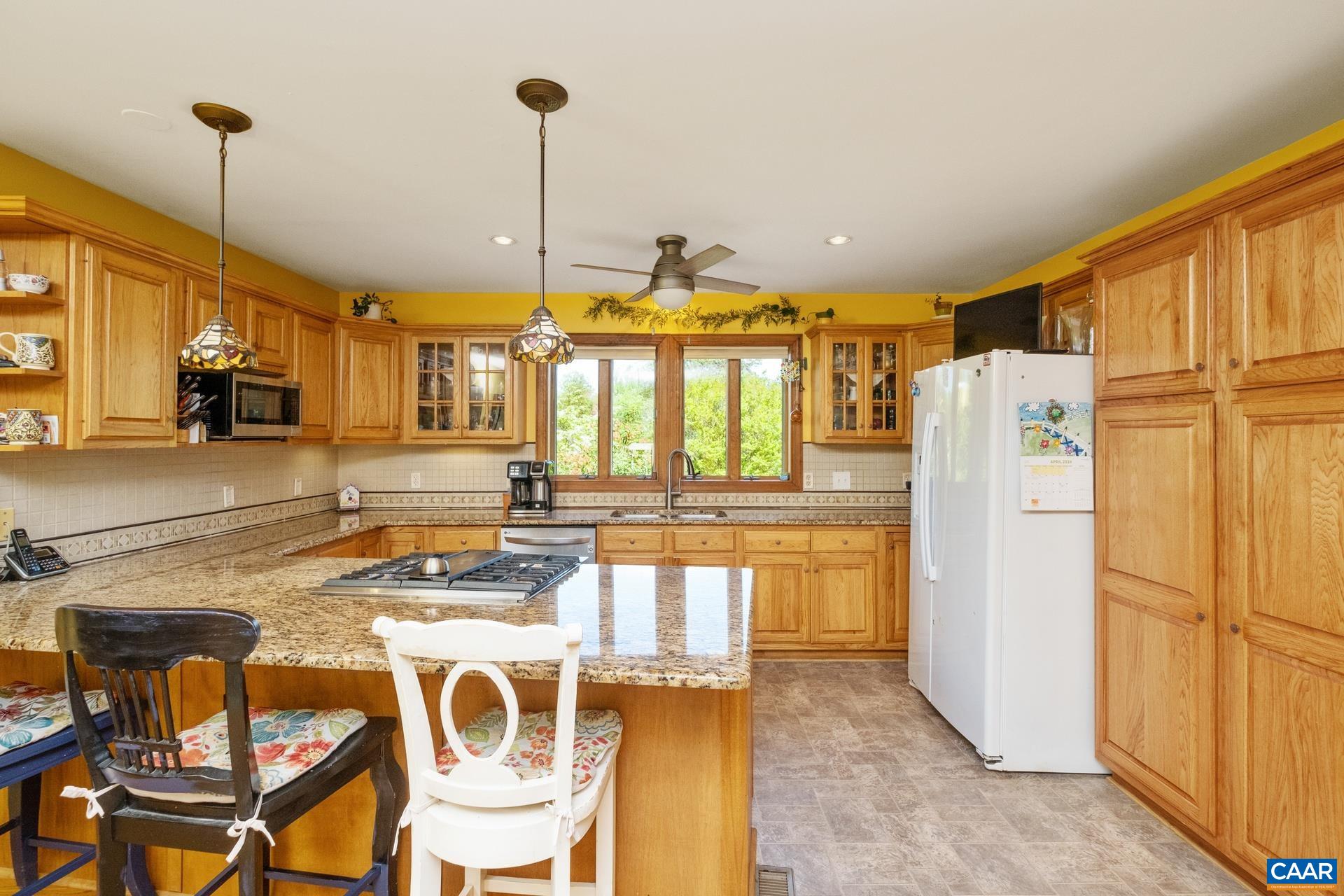 526 BOX HOLLY LN