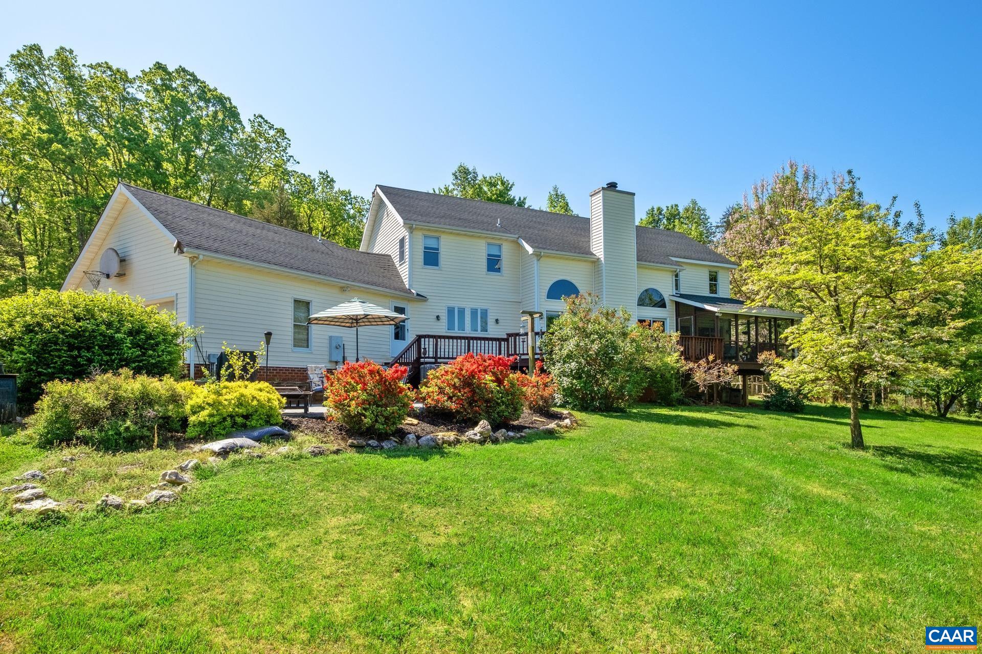 526 BOX HOLLY LN