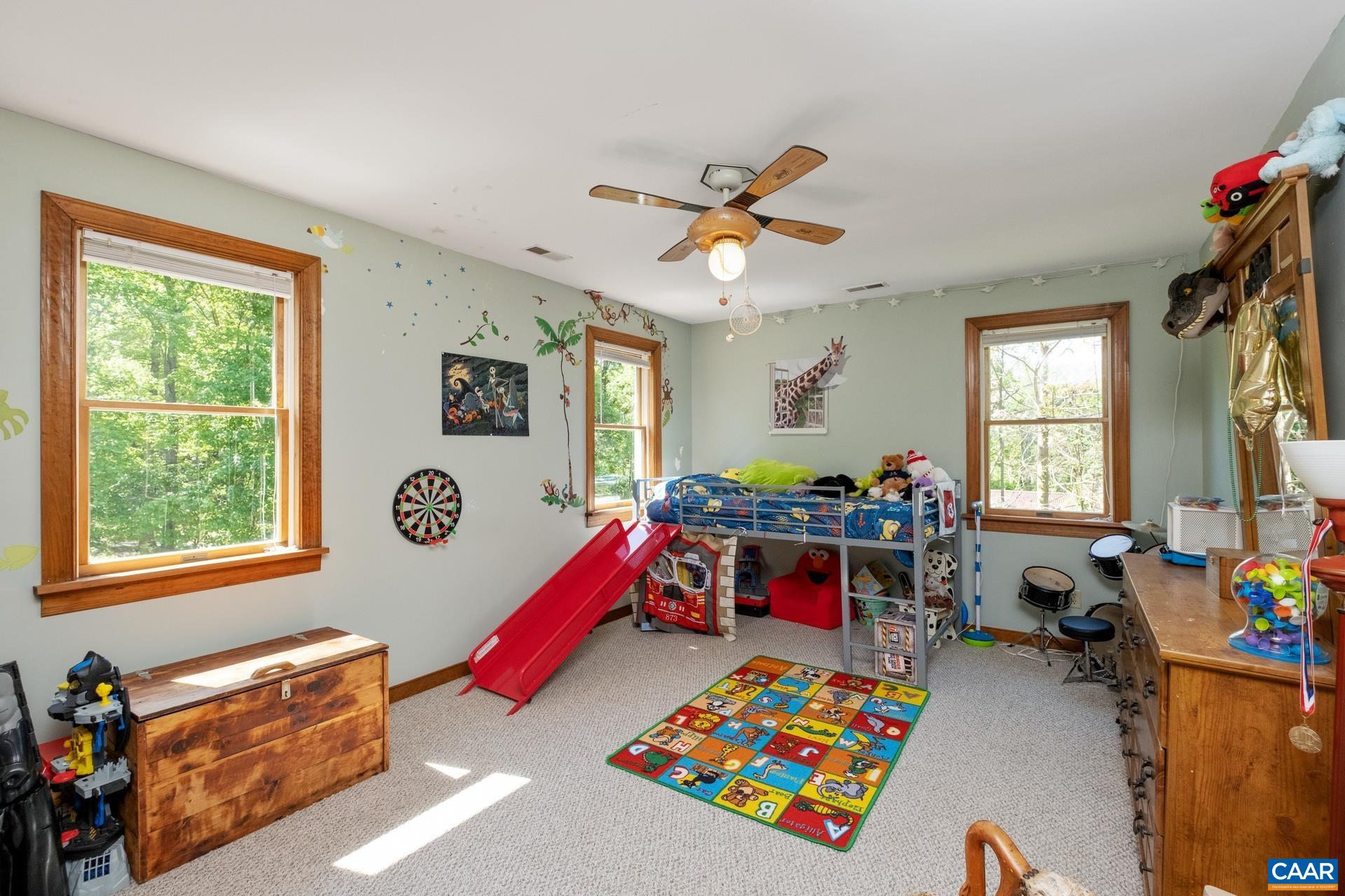 526 BOX HOLLY LN