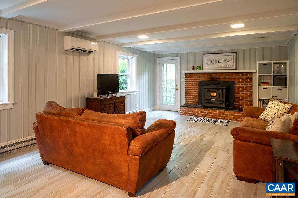 1710 OLD FORGE RD
