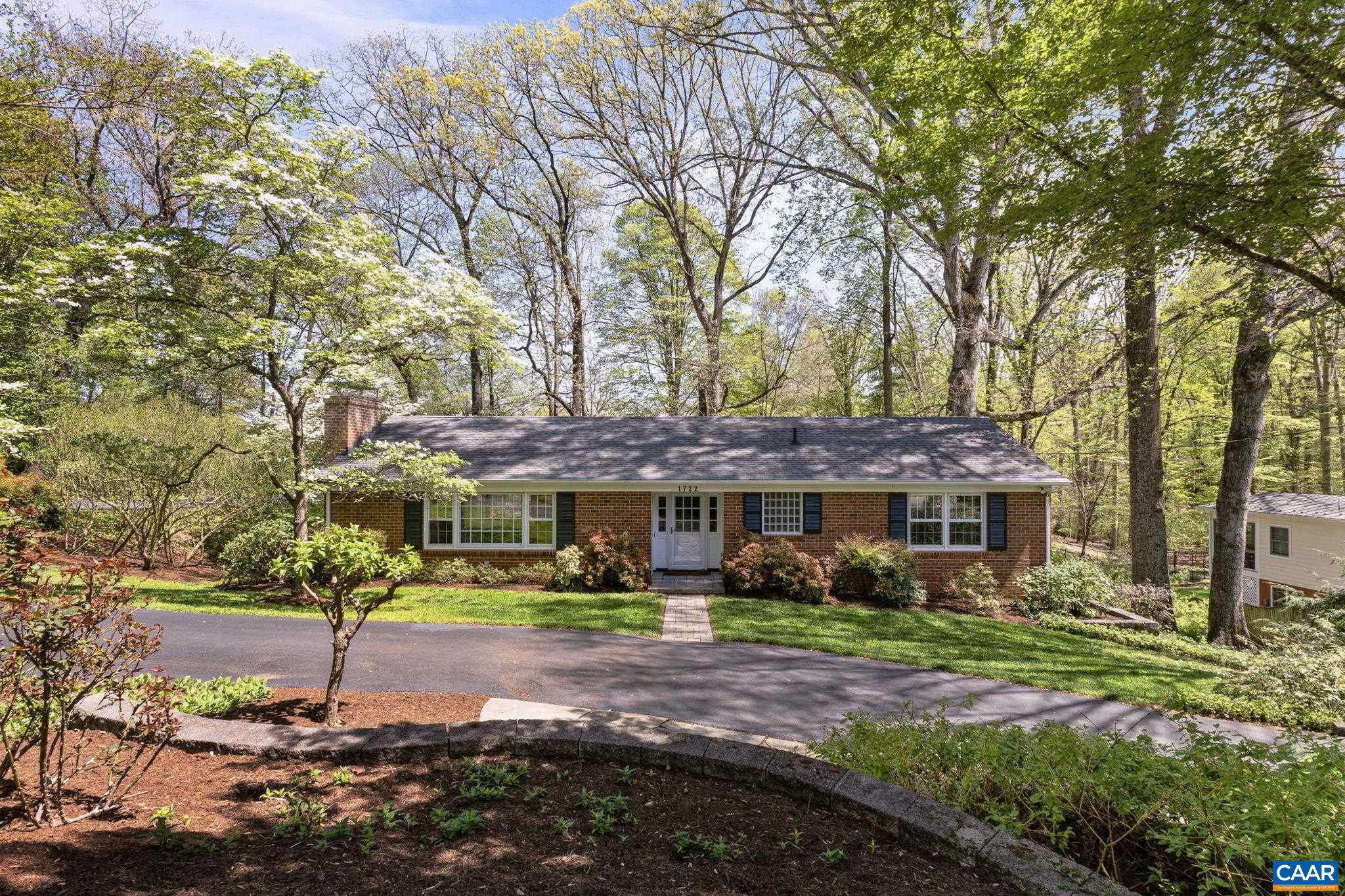 1722 YORKTOWN DR