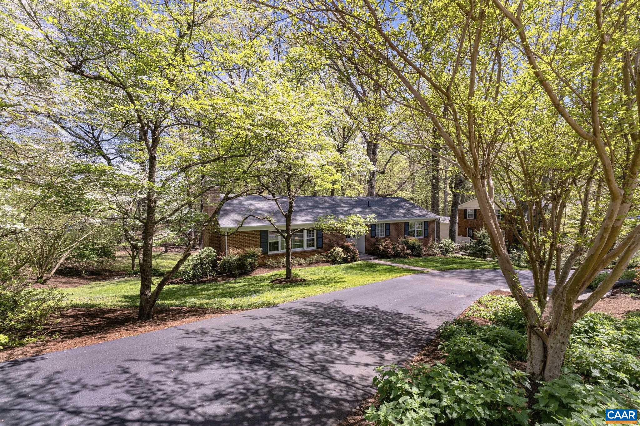 1722 YORKTOWN DR