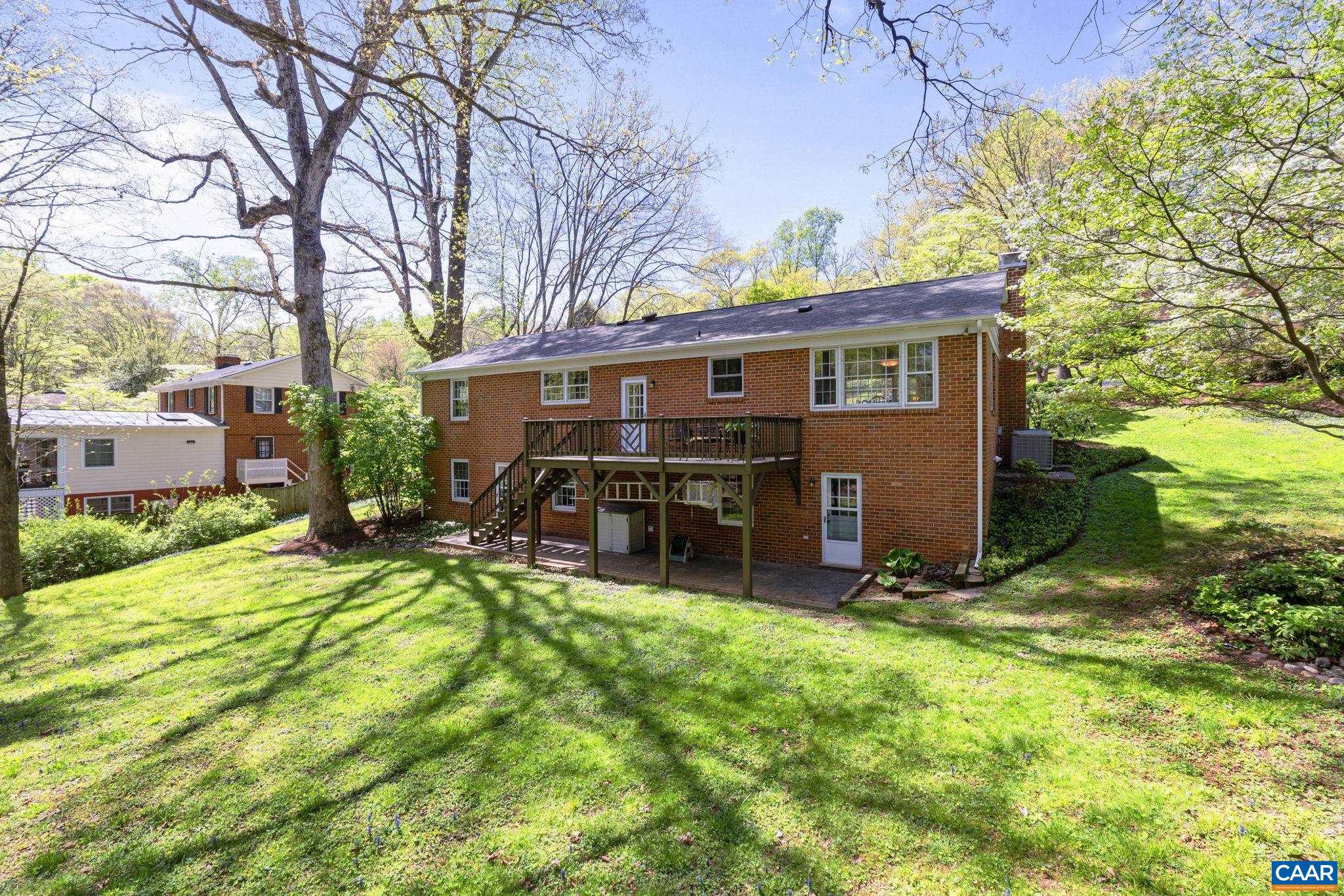 1722 YORKTOWN DR