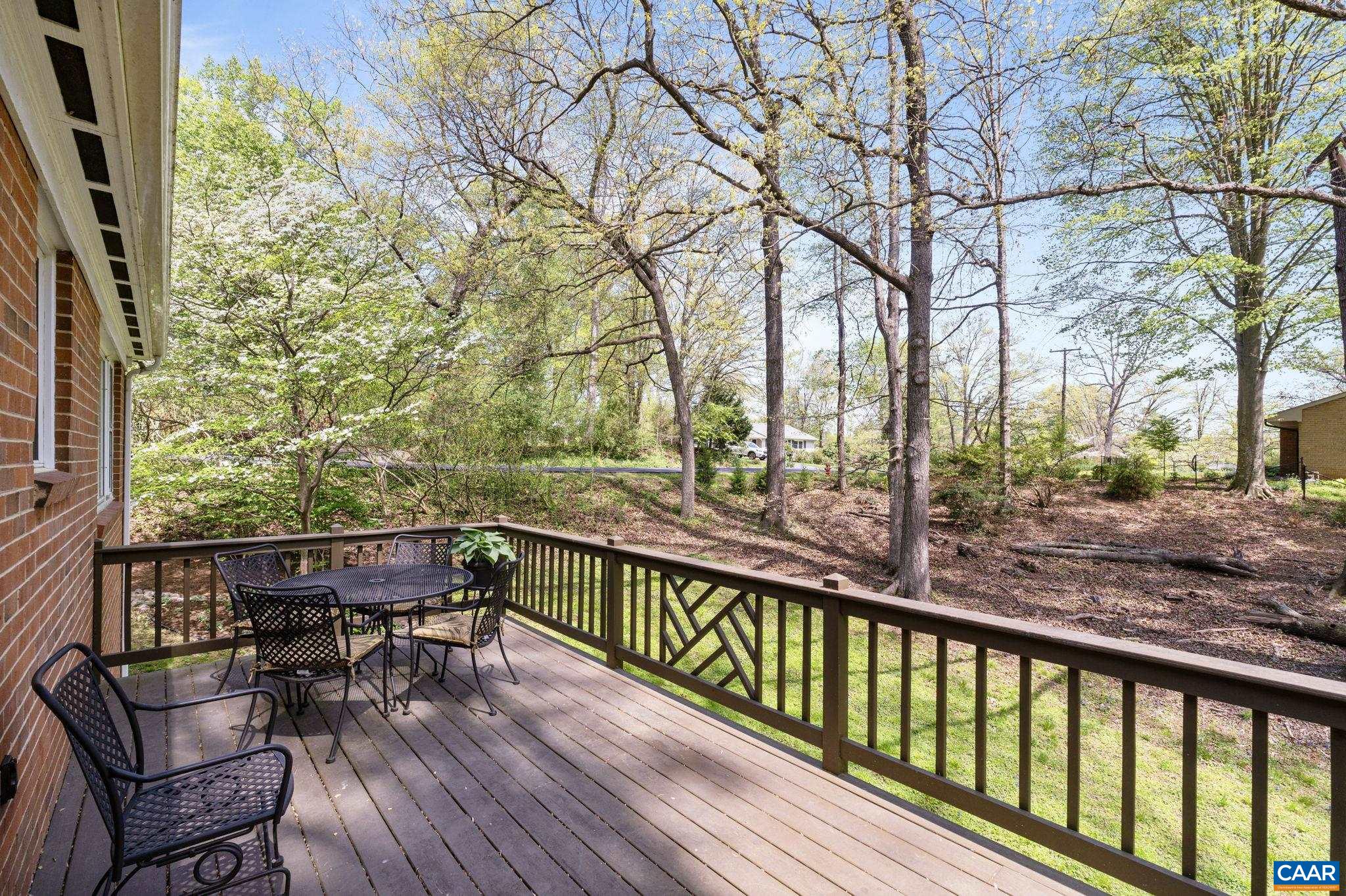 1722 YORKTOWN DR