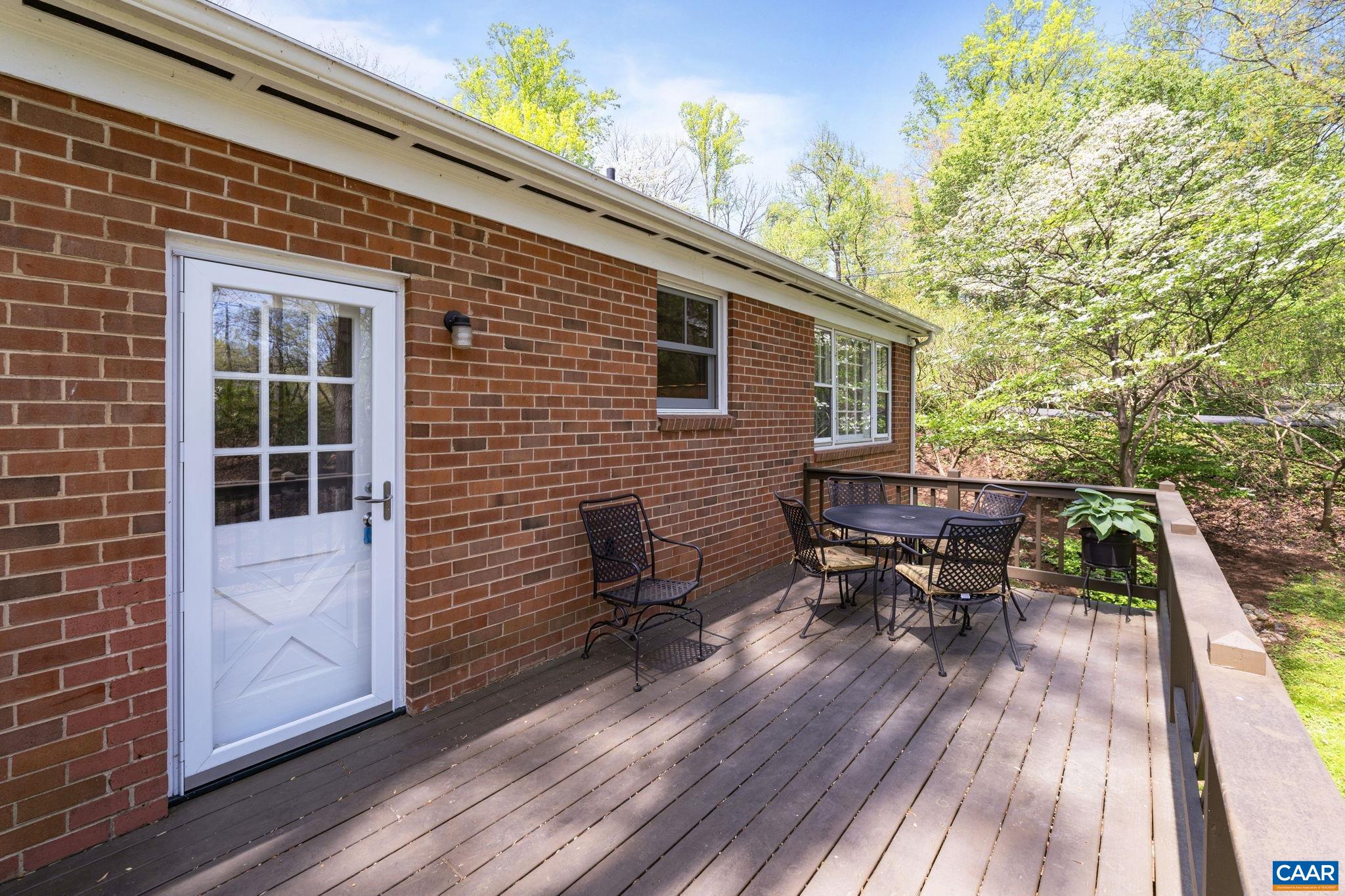 1722 YORKTOWN DR