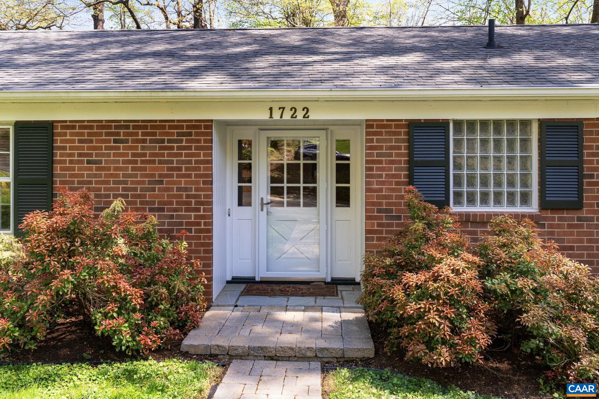1722 YORKTOWN DR