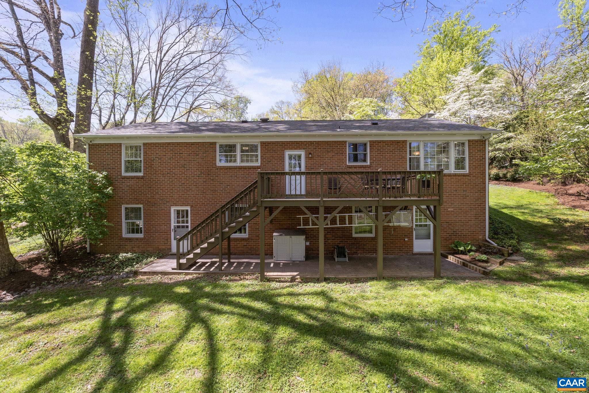1722 YORKTOWN DR