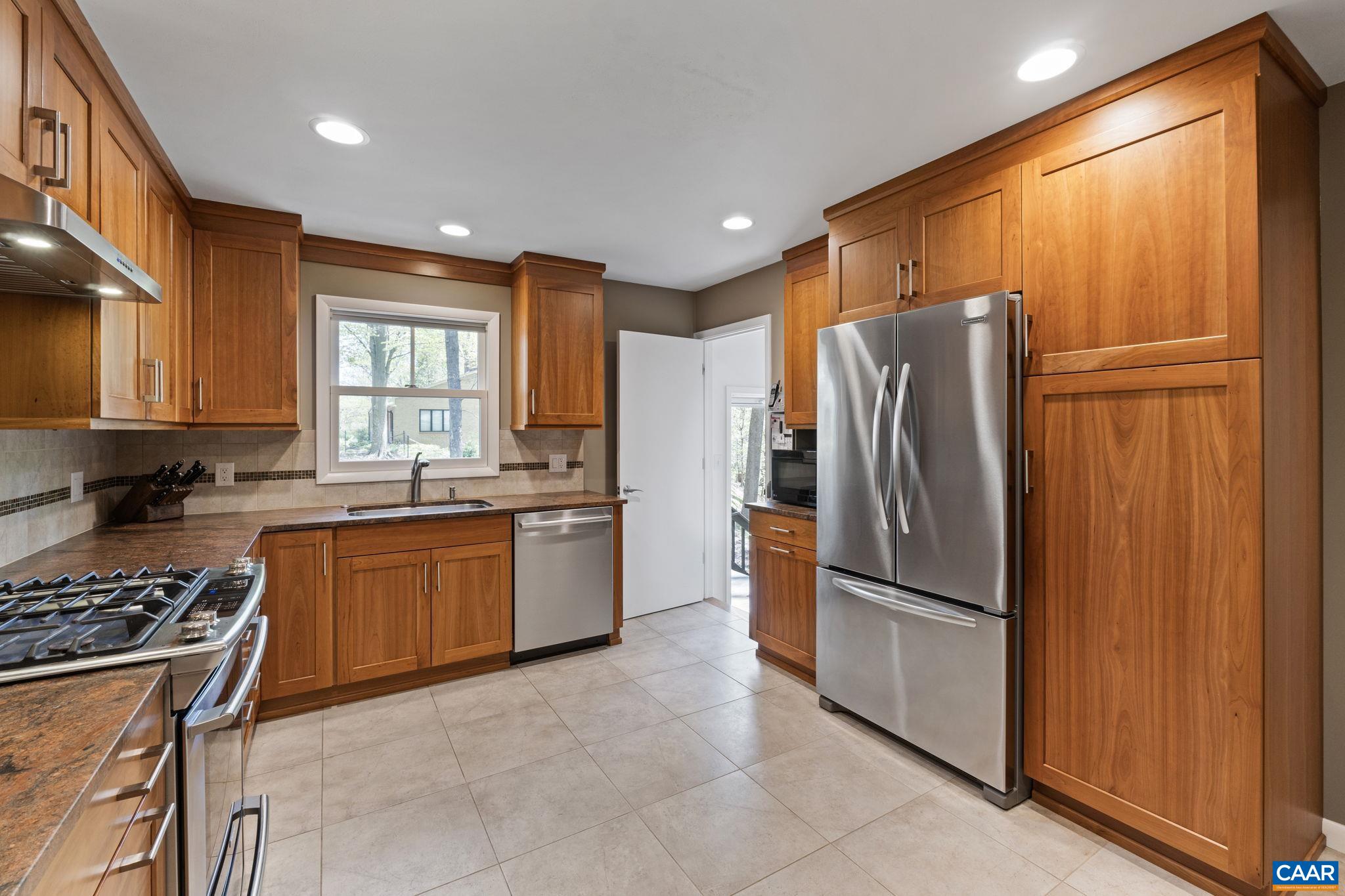1722 YORKTOWN DR