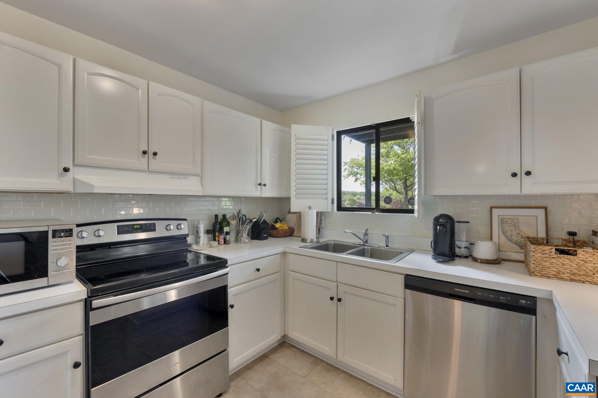 144 HARVEST DR