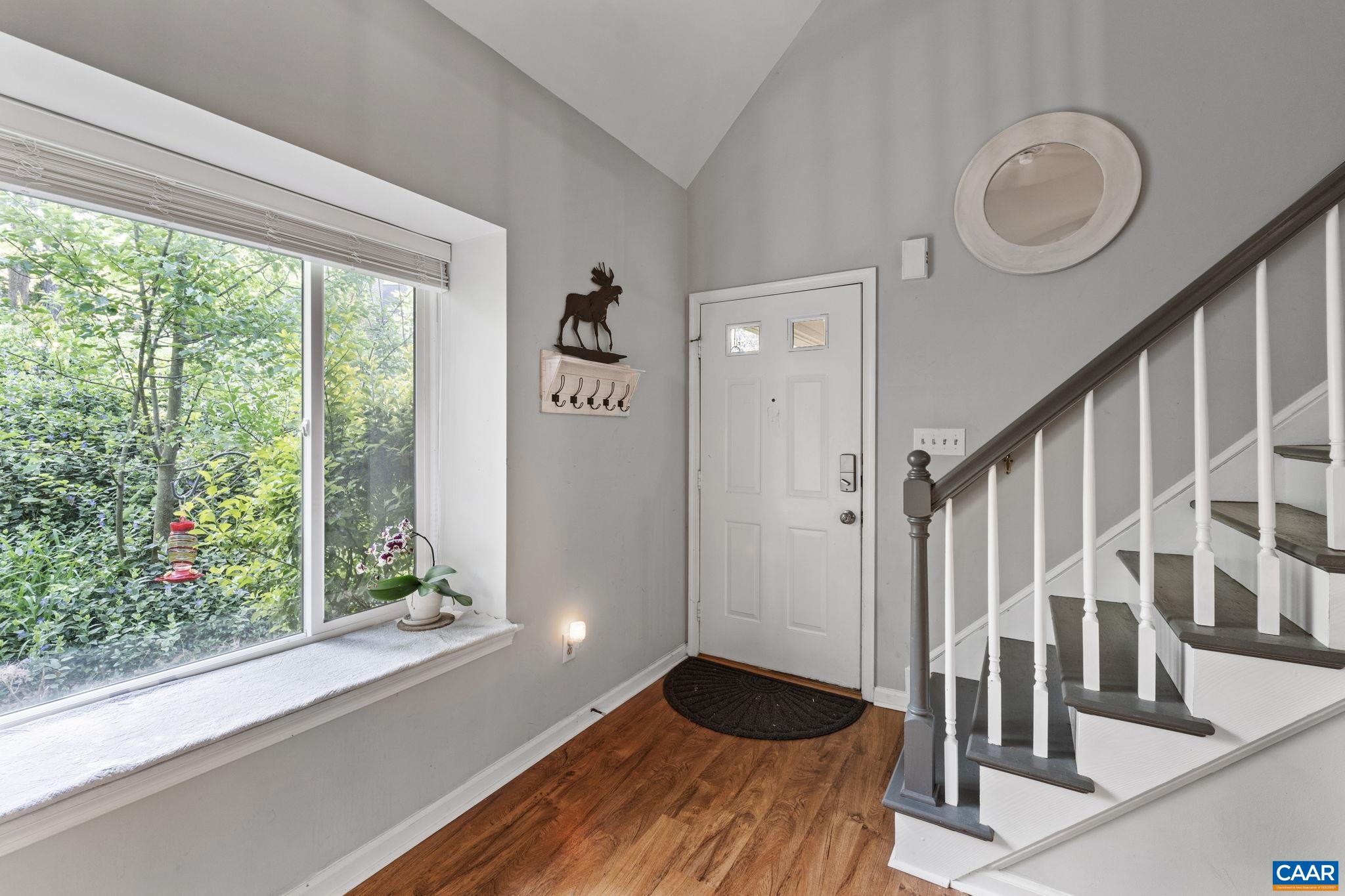 1306 CREEKSIDE DR