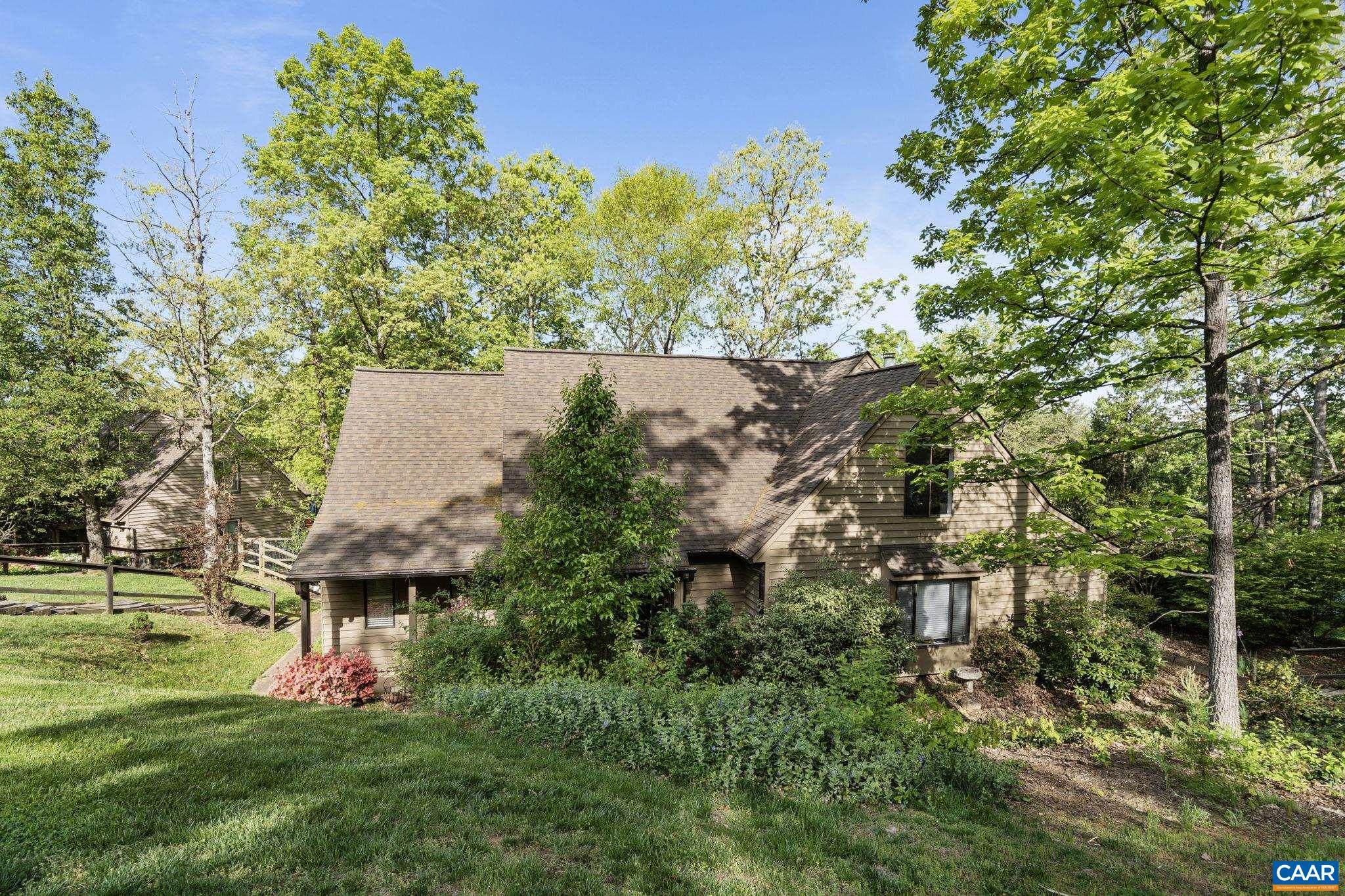 1306 CREEKSIDE DR