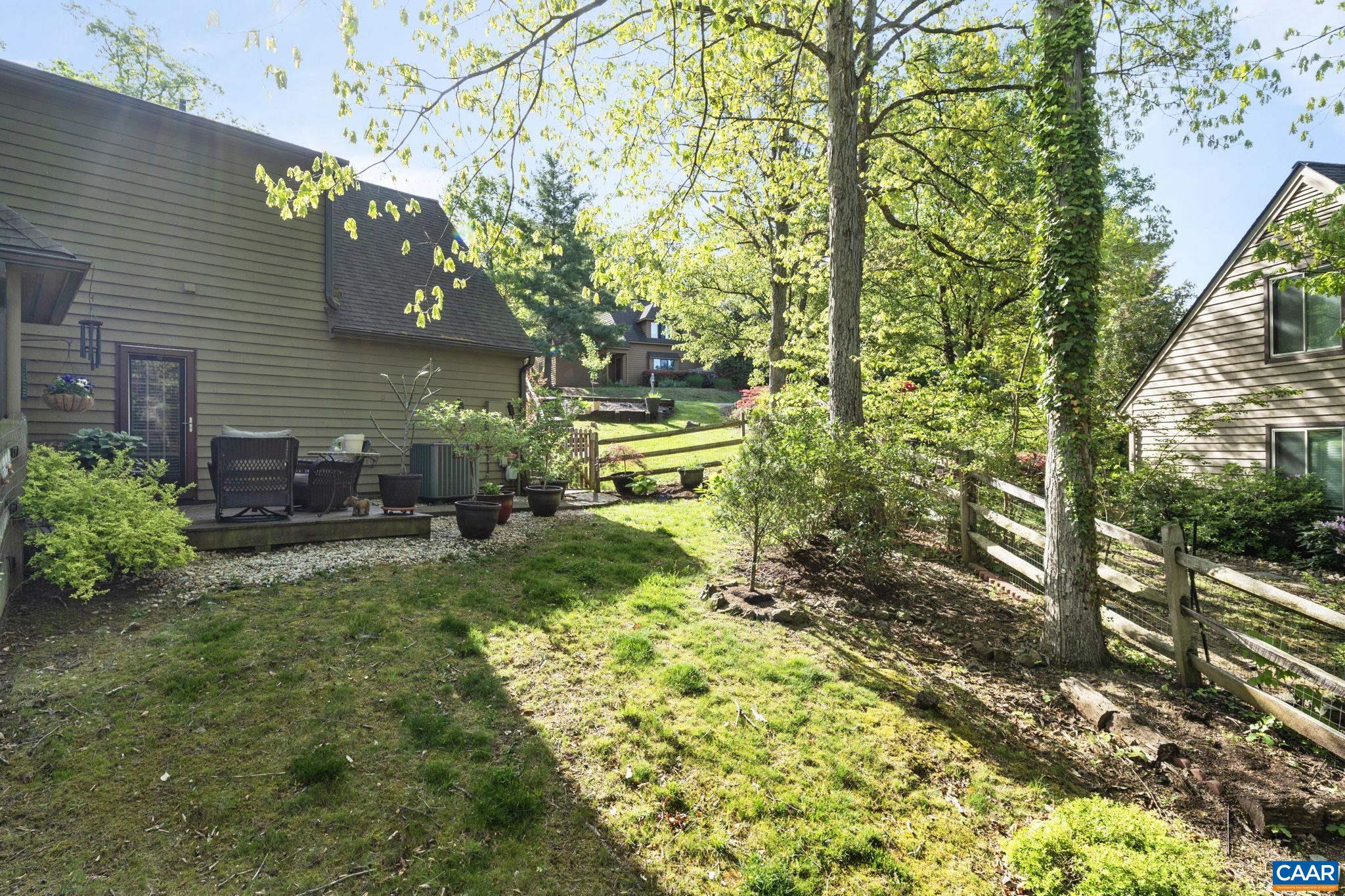 1306 CREEKSIDE DR