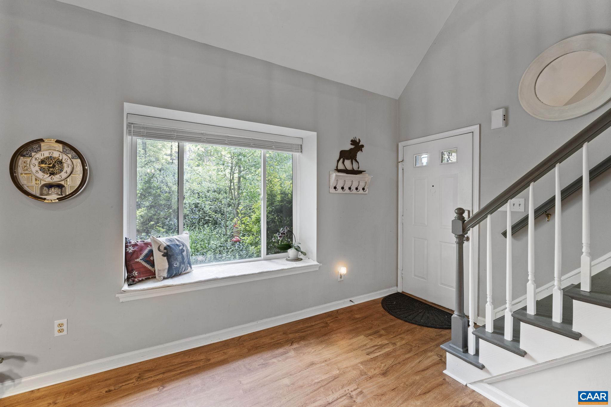 1306 CREEKSIDE DR