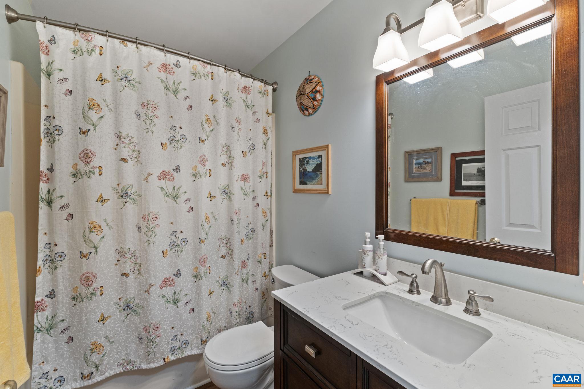1306 CREEKSIDE DR