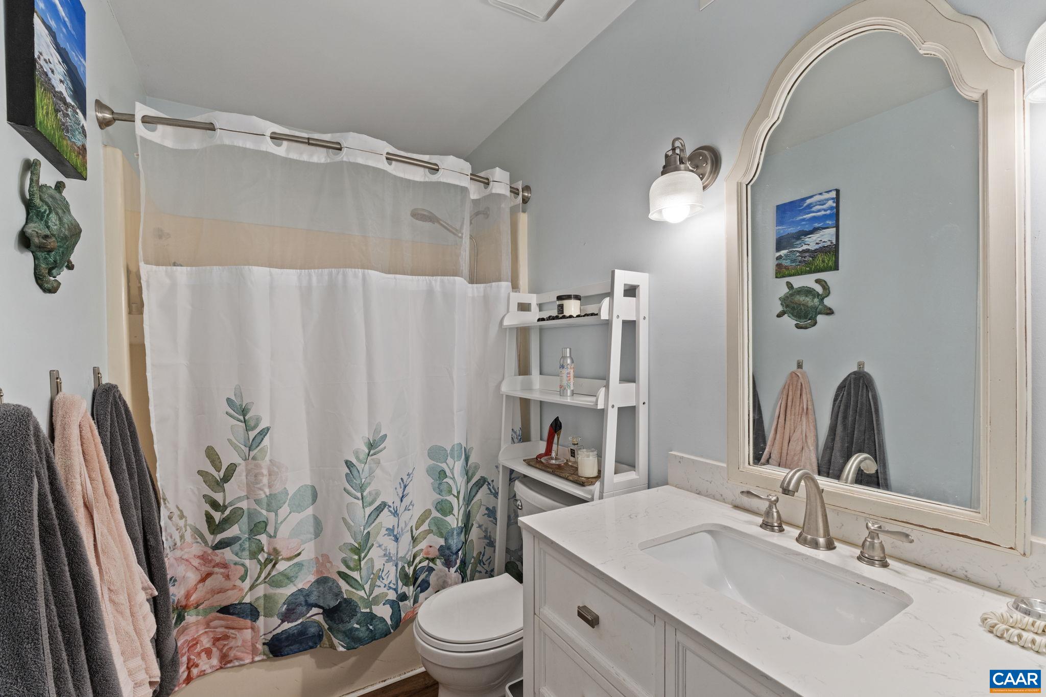 1306 CREEKSIDE DR