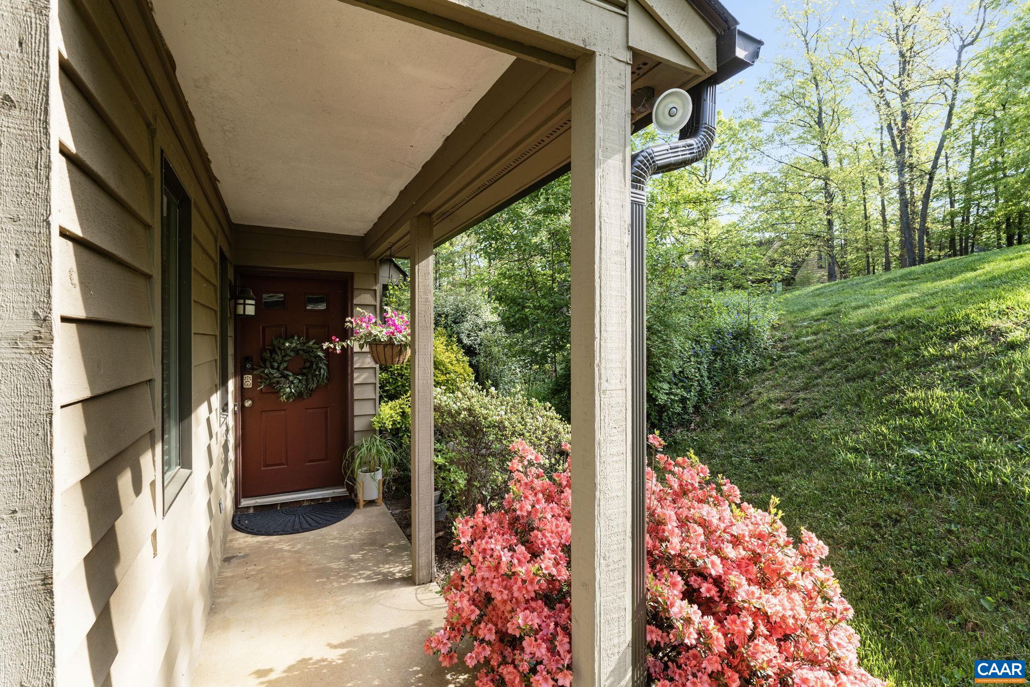 1306 CREEKSIDE DR