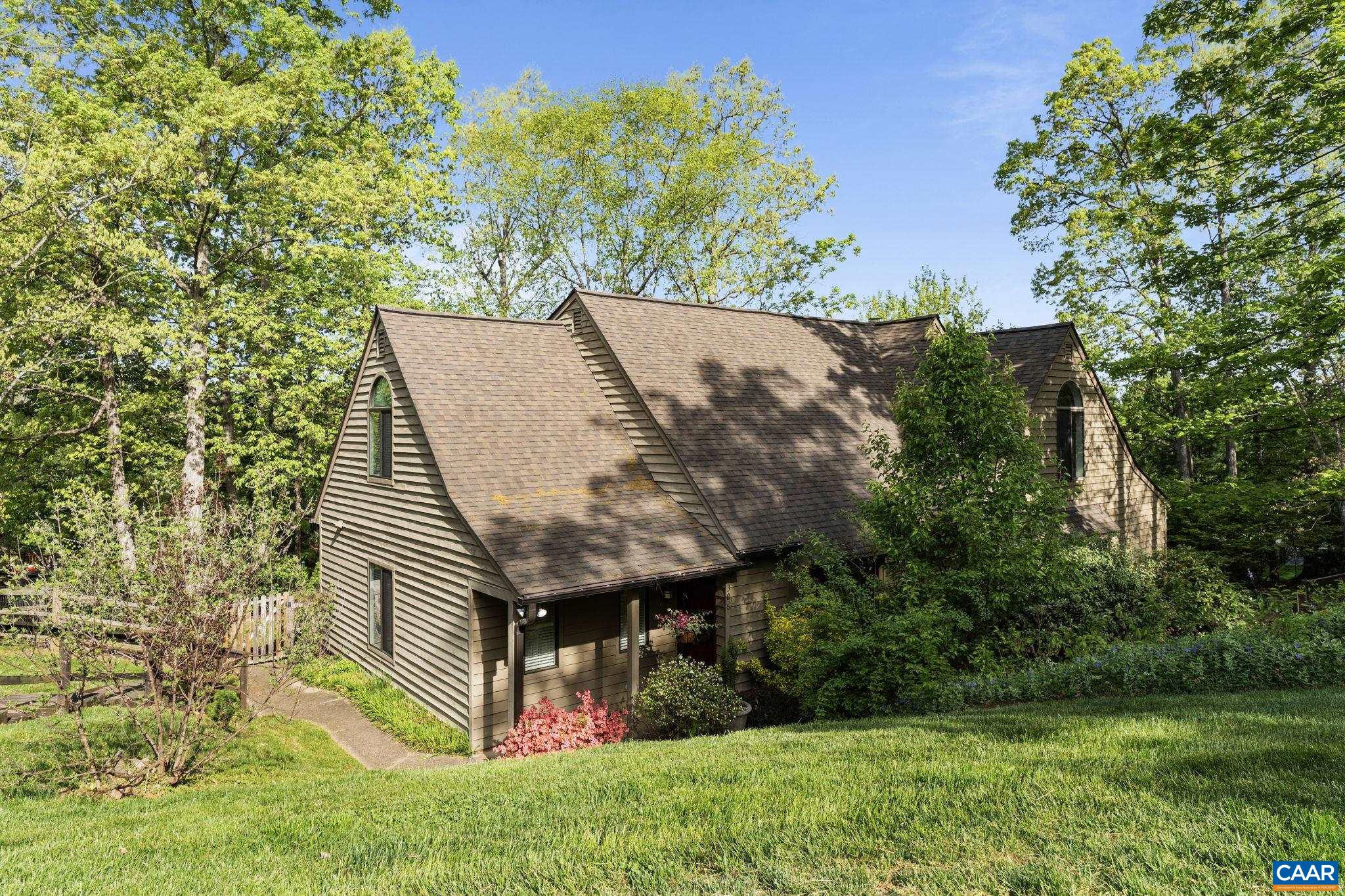 1306 CREEKSIDE DR