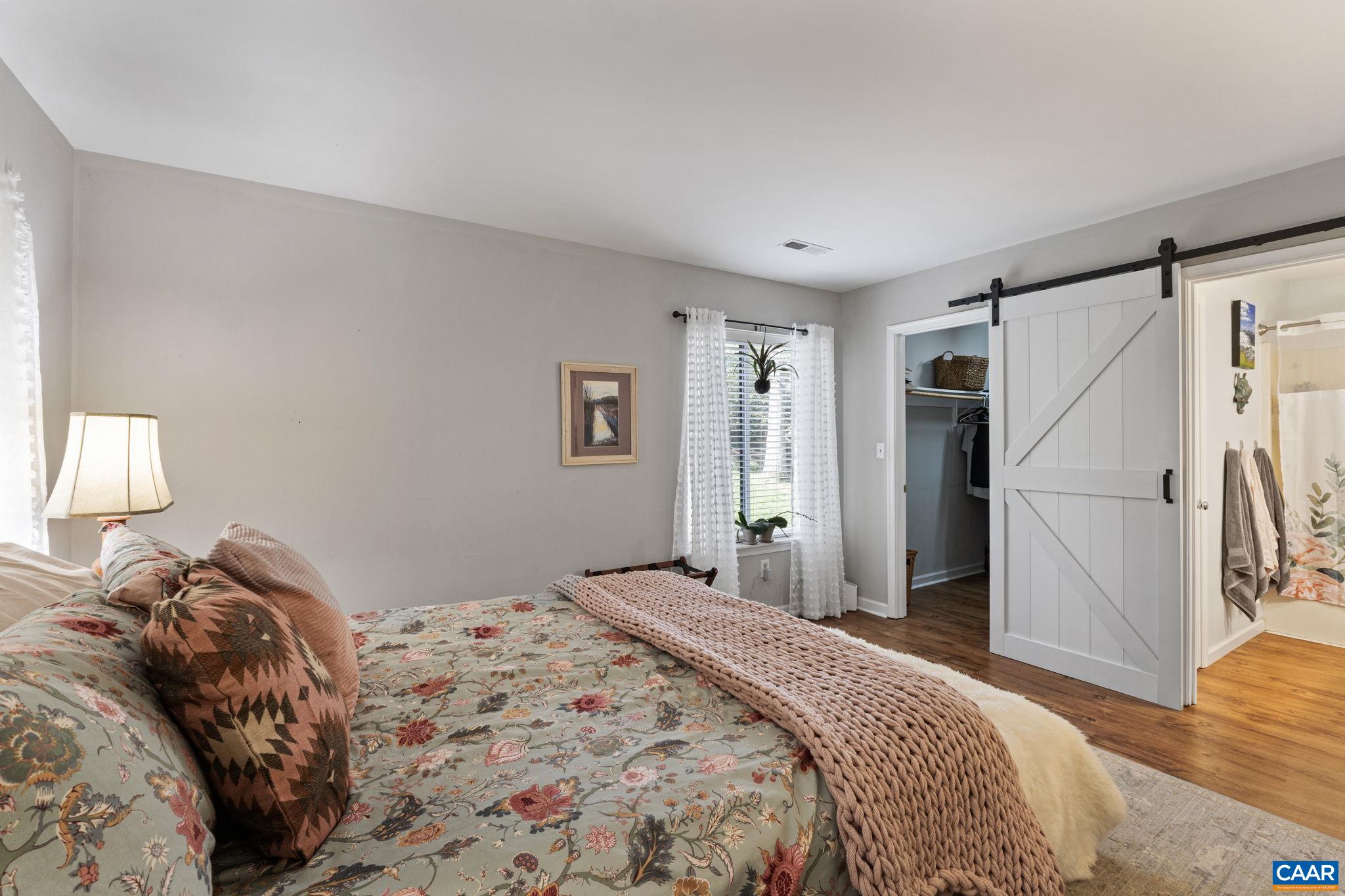 1306 CREEKSIDE DR