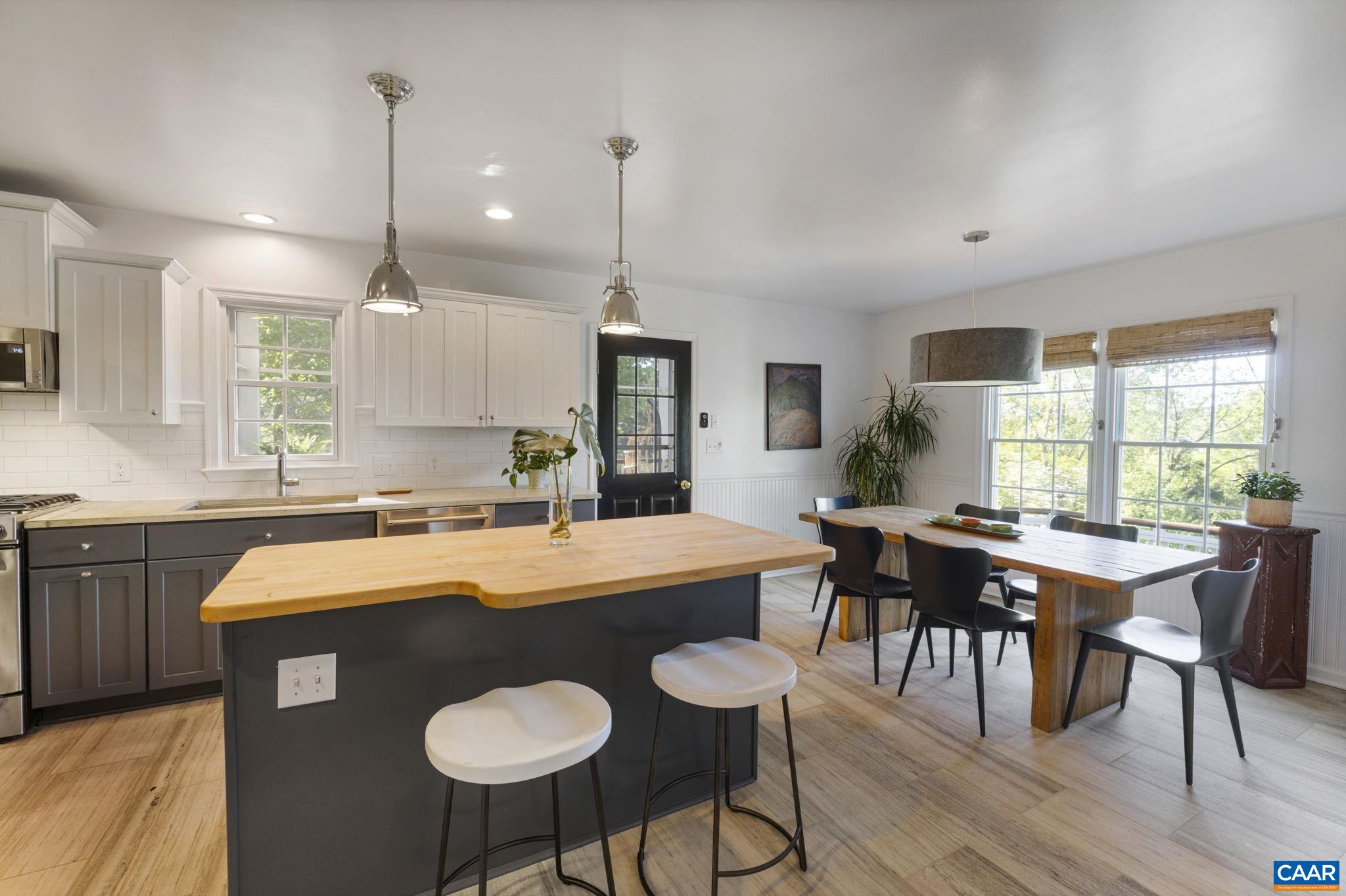 1636 FRANKLIN DR