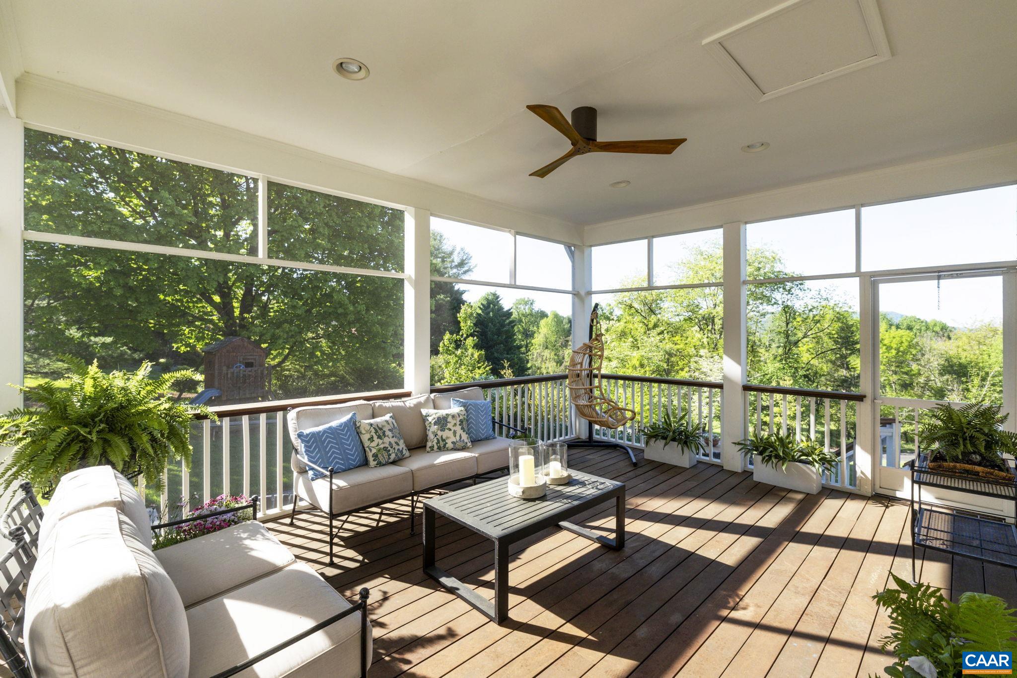 1636 FRANKLIN DR