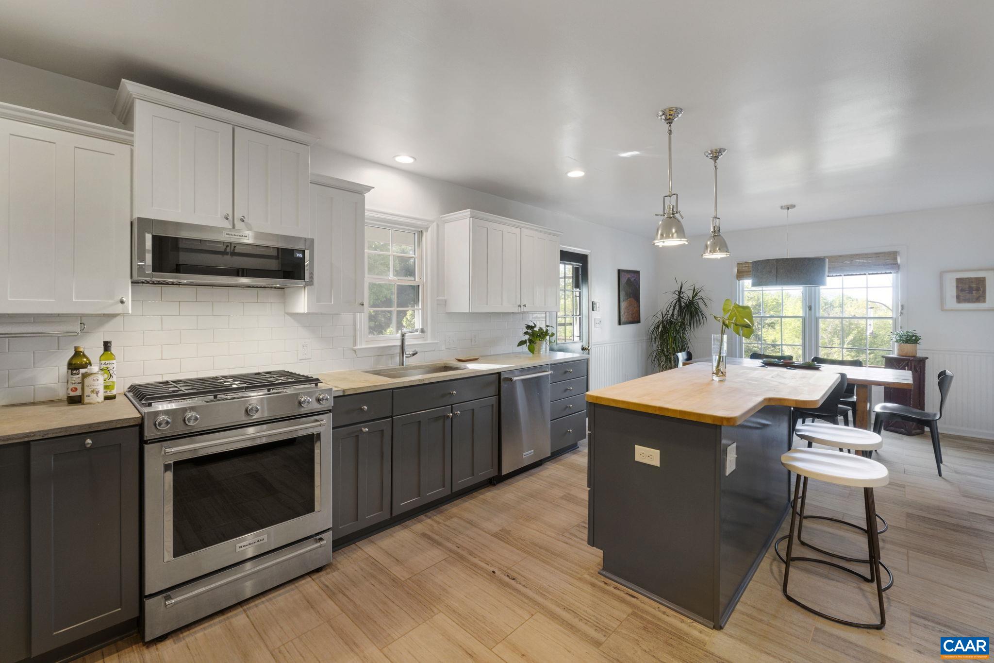 1636 FRANKLIN DR