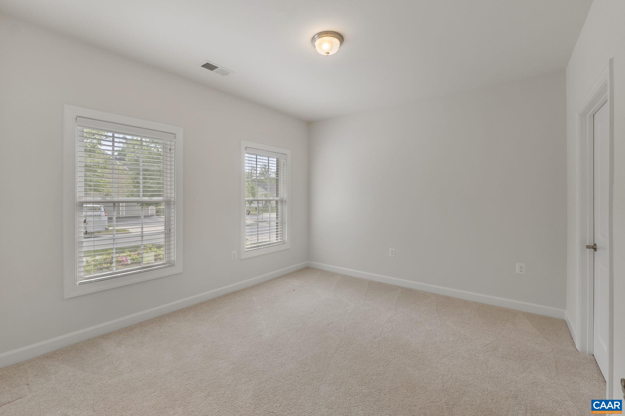 1637 SAWGRASS CT