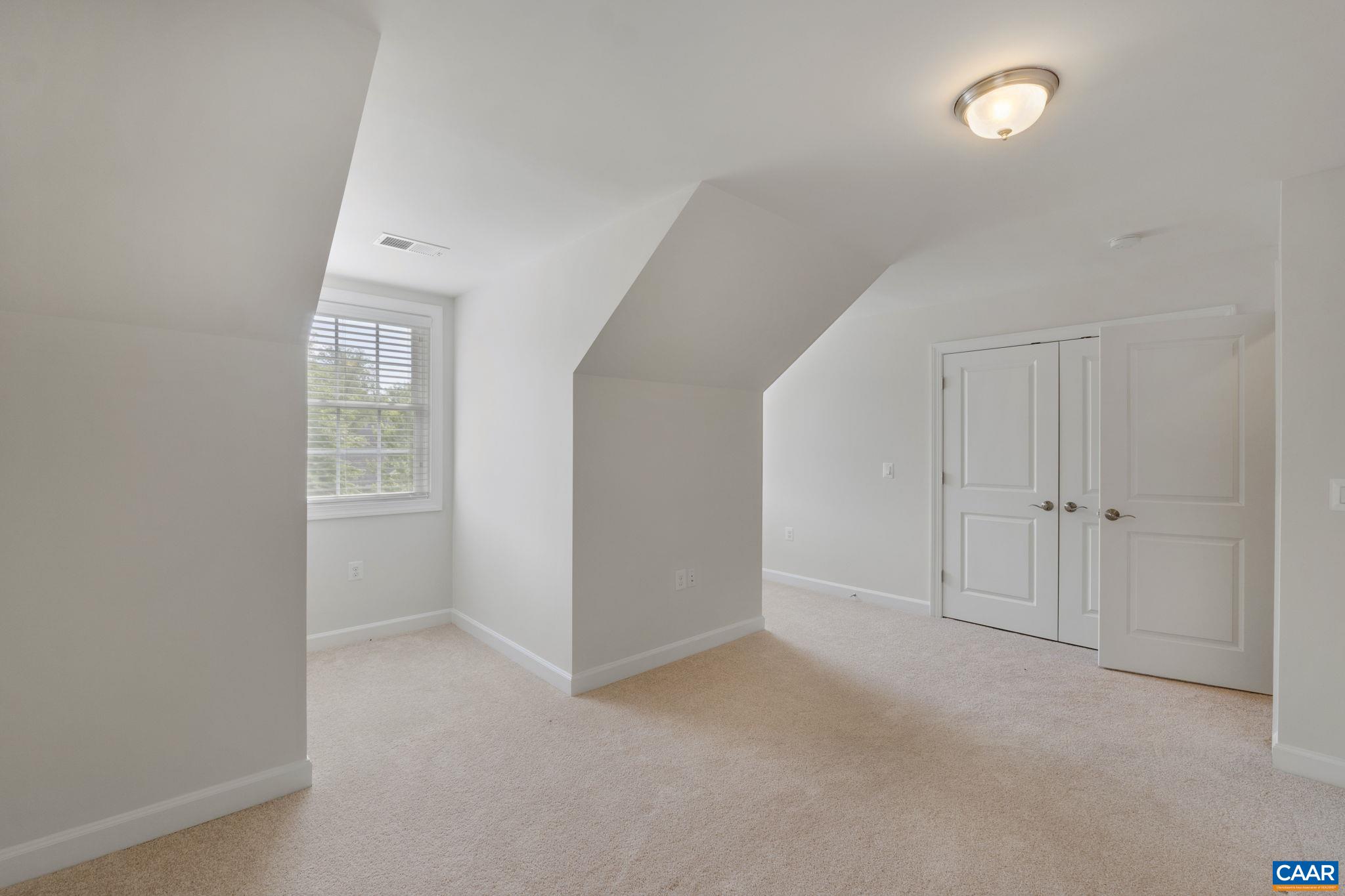 1637 SAWGRASS CT