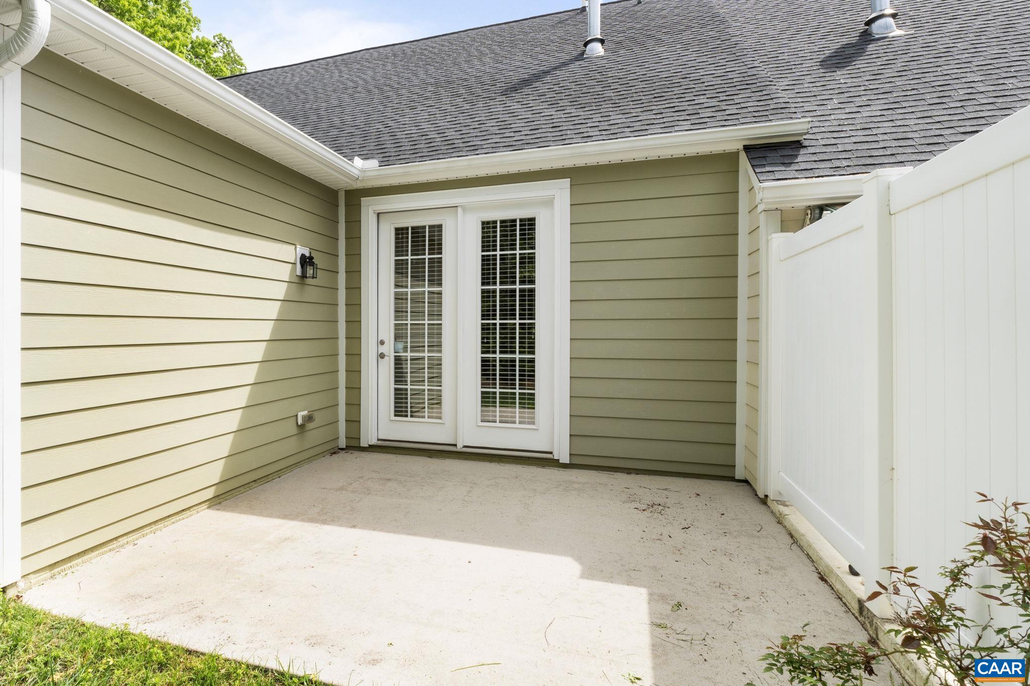 1637 SAWGRASS CT