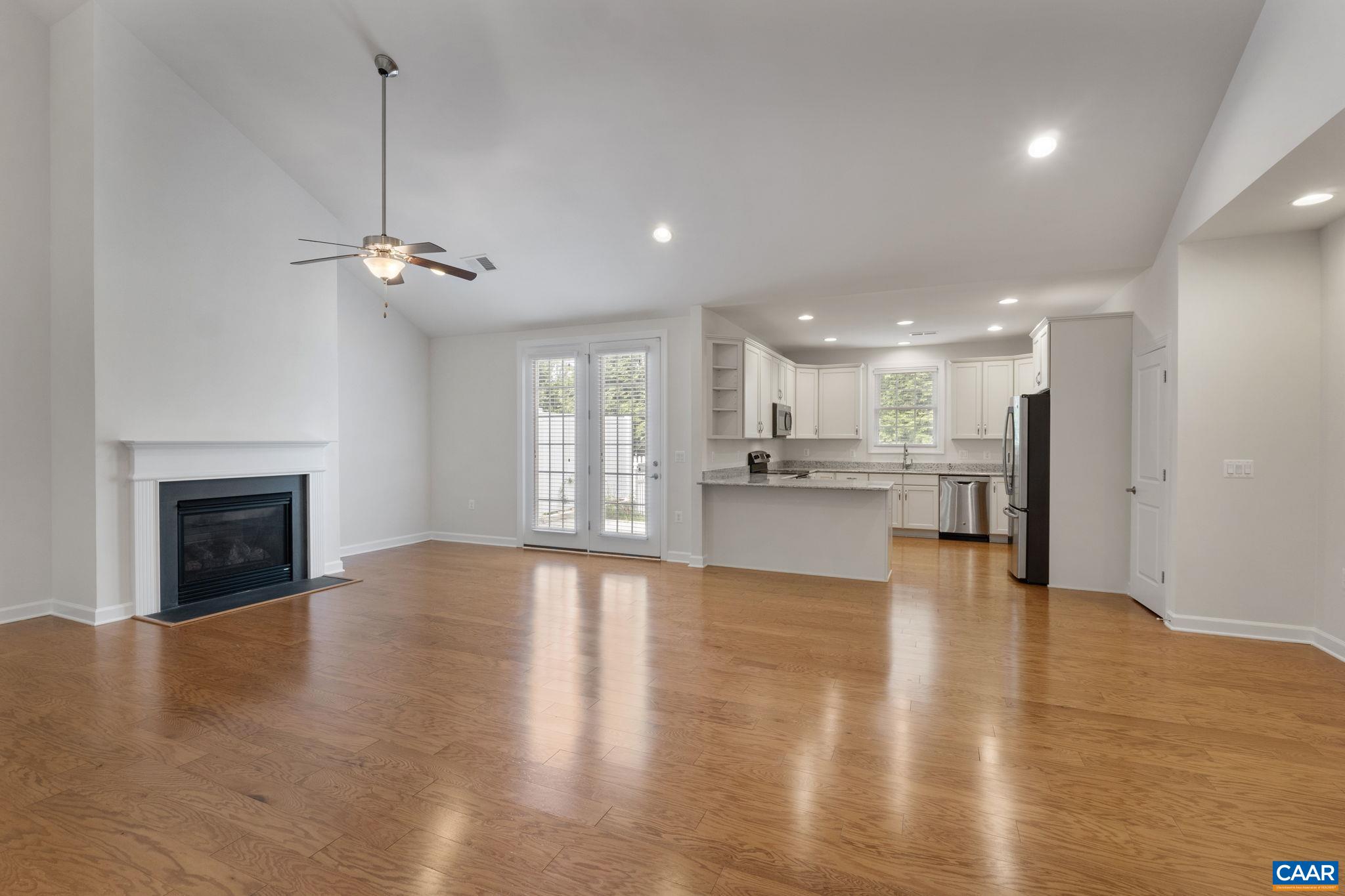 1637 SAWGRASS CT