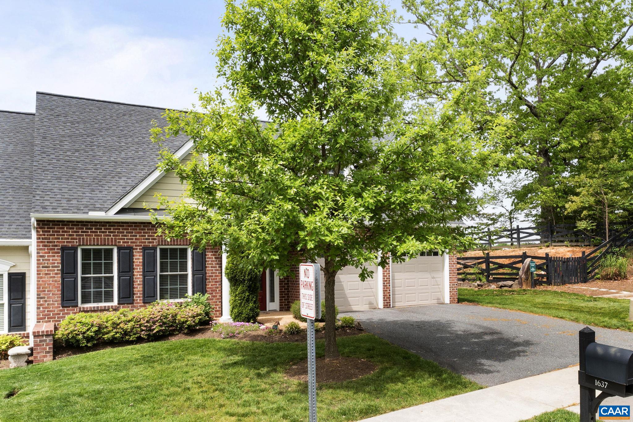 1637 SAWGRASS CT