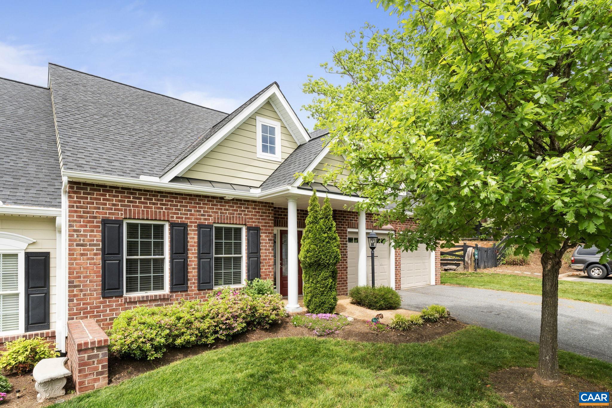 1637 SAWGRASS CT