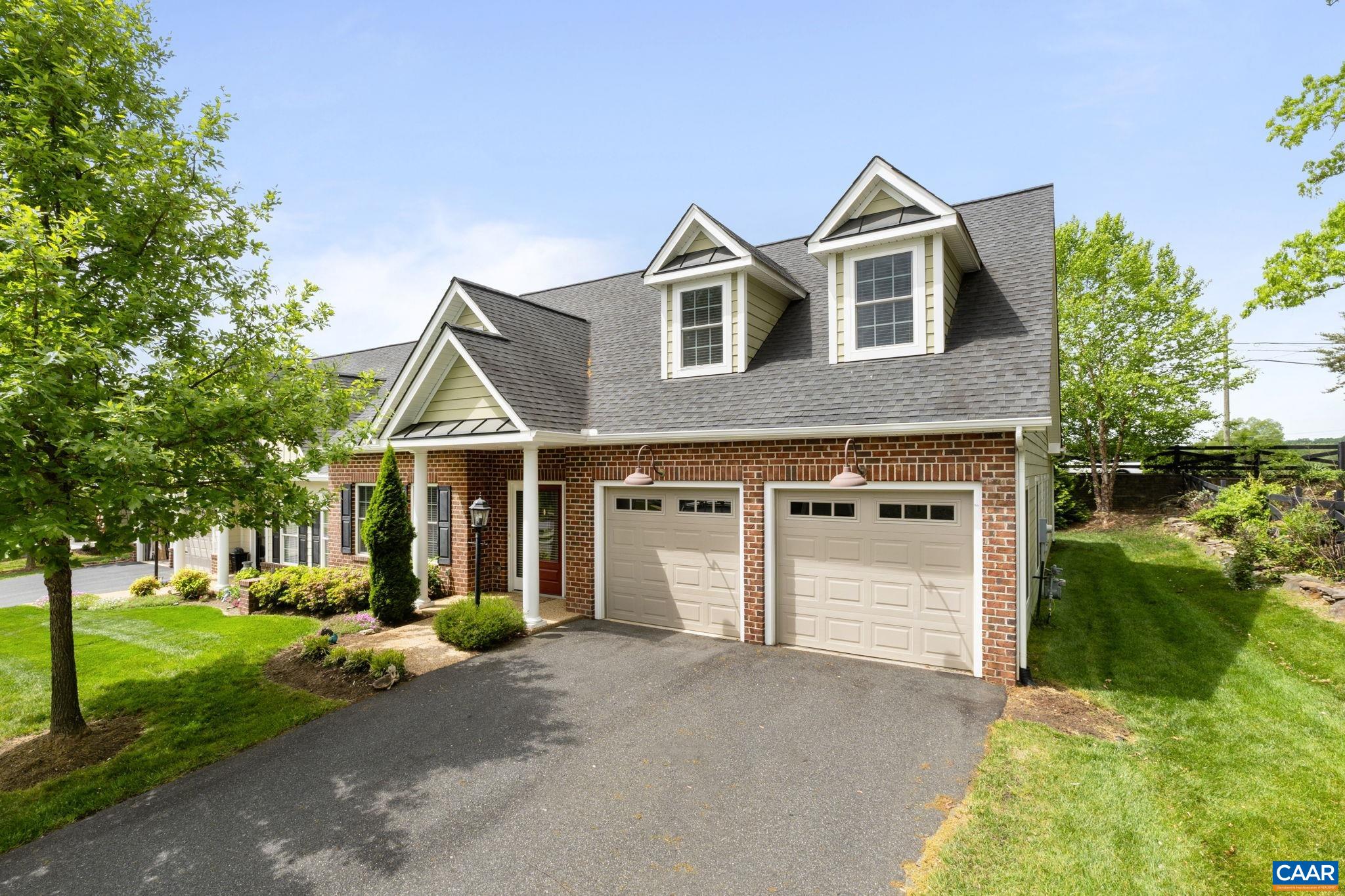 1637 SAWGRASS CT