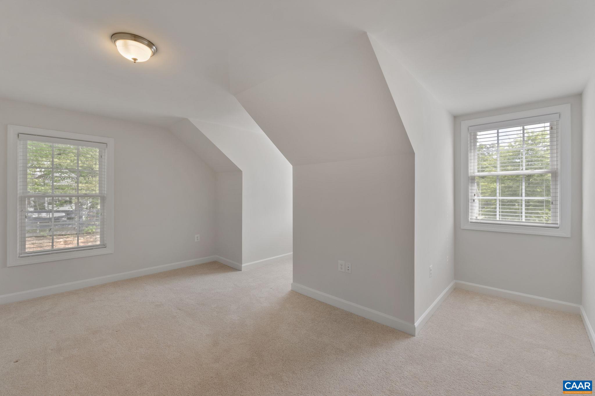 1637 SAWGRASS CT
