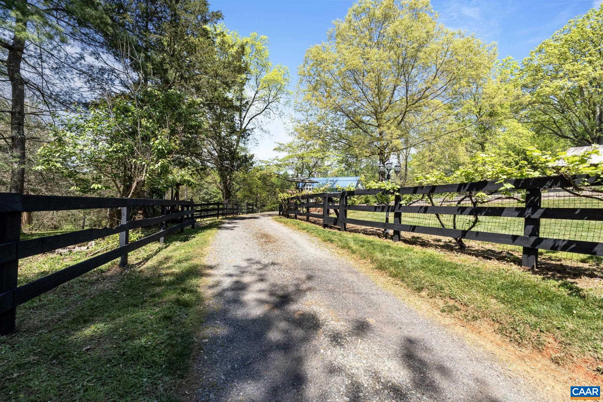 1407 CHAPMAN RD