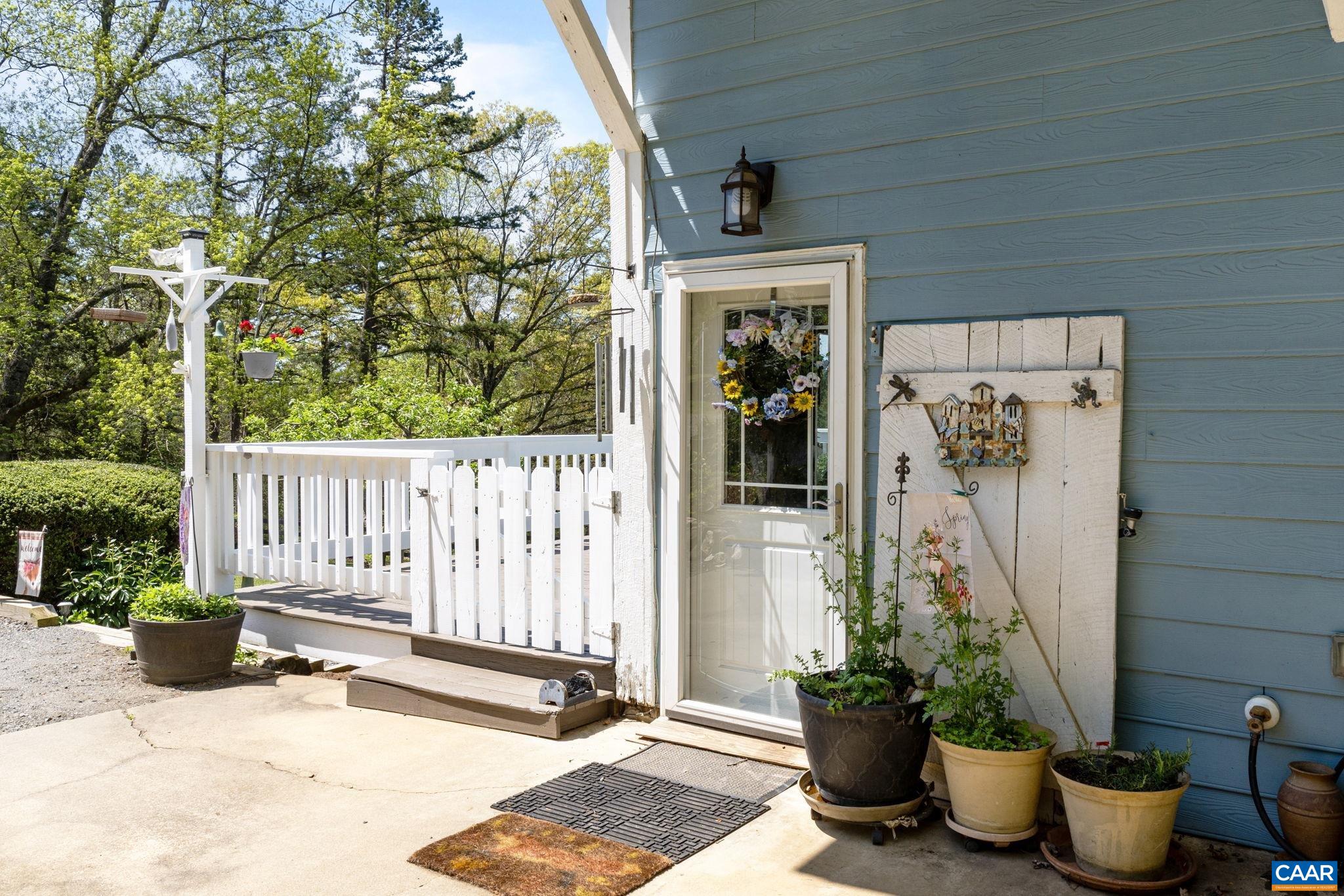 1407 CHAPMAN RD