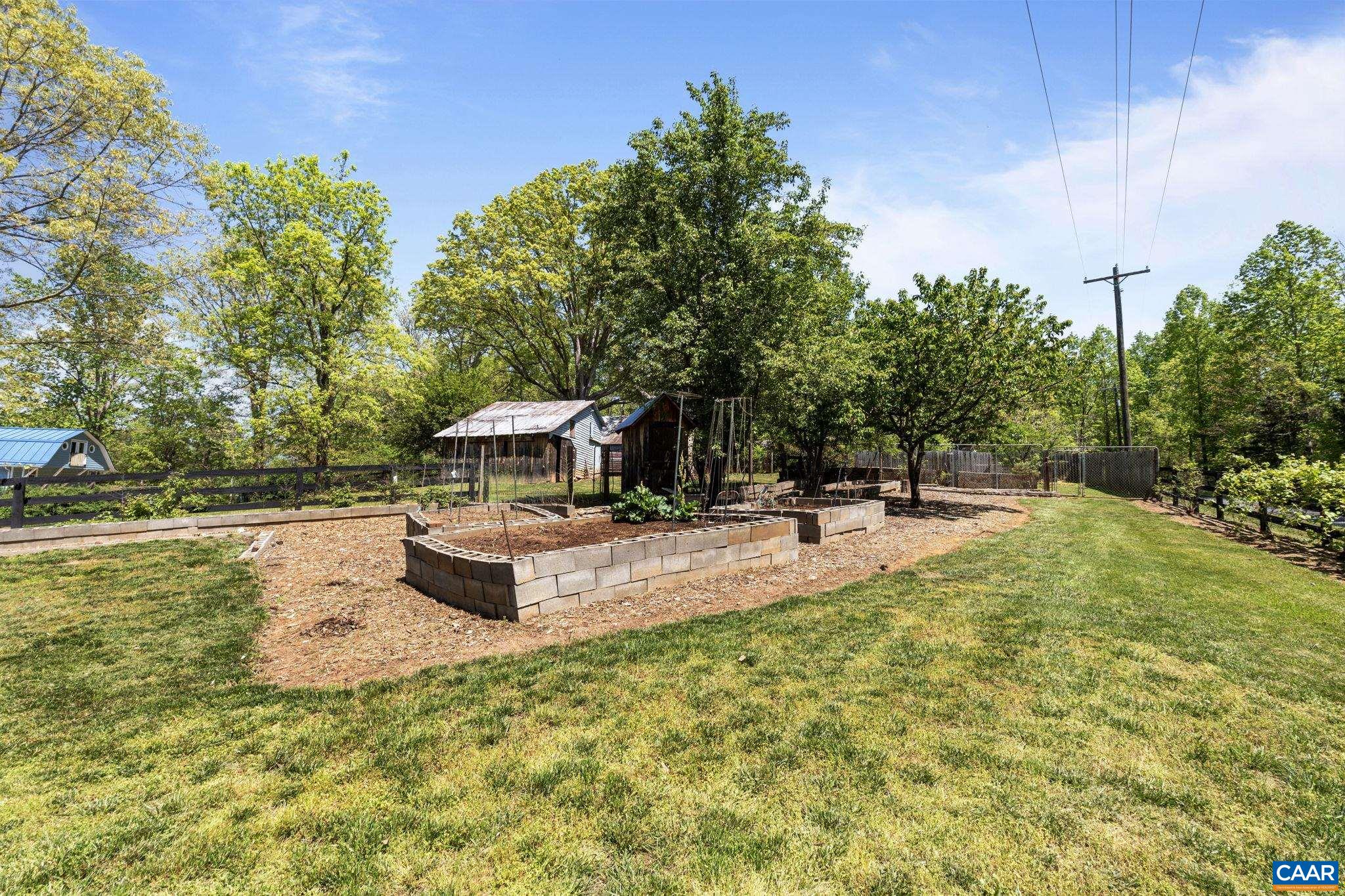 1407 CHAPMAN RD