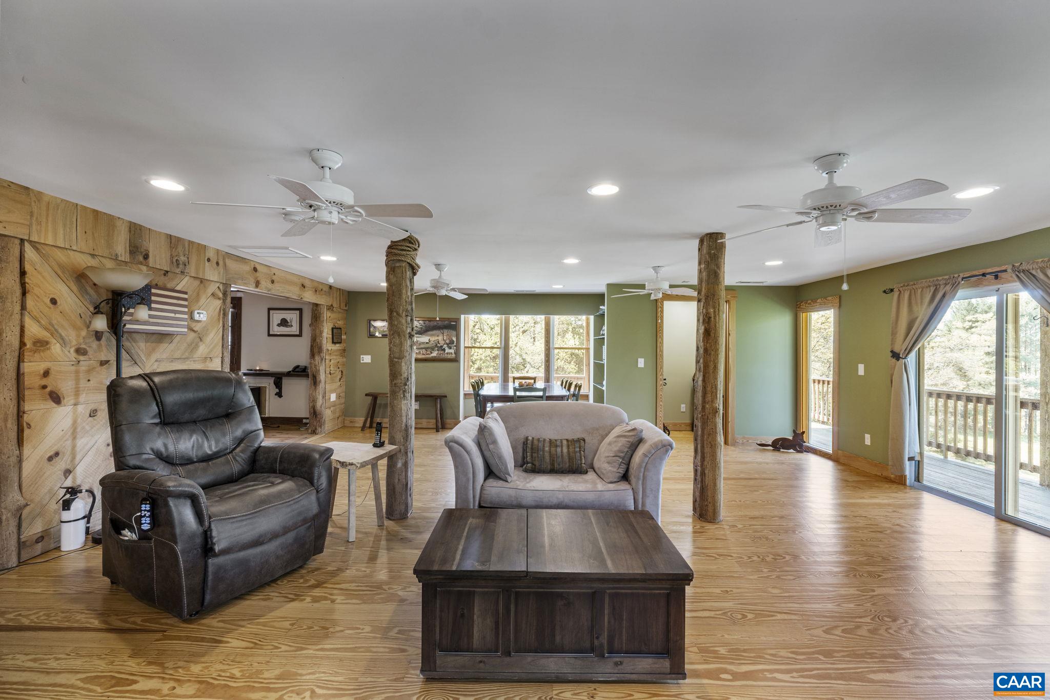 1407 CHAPMAN RD